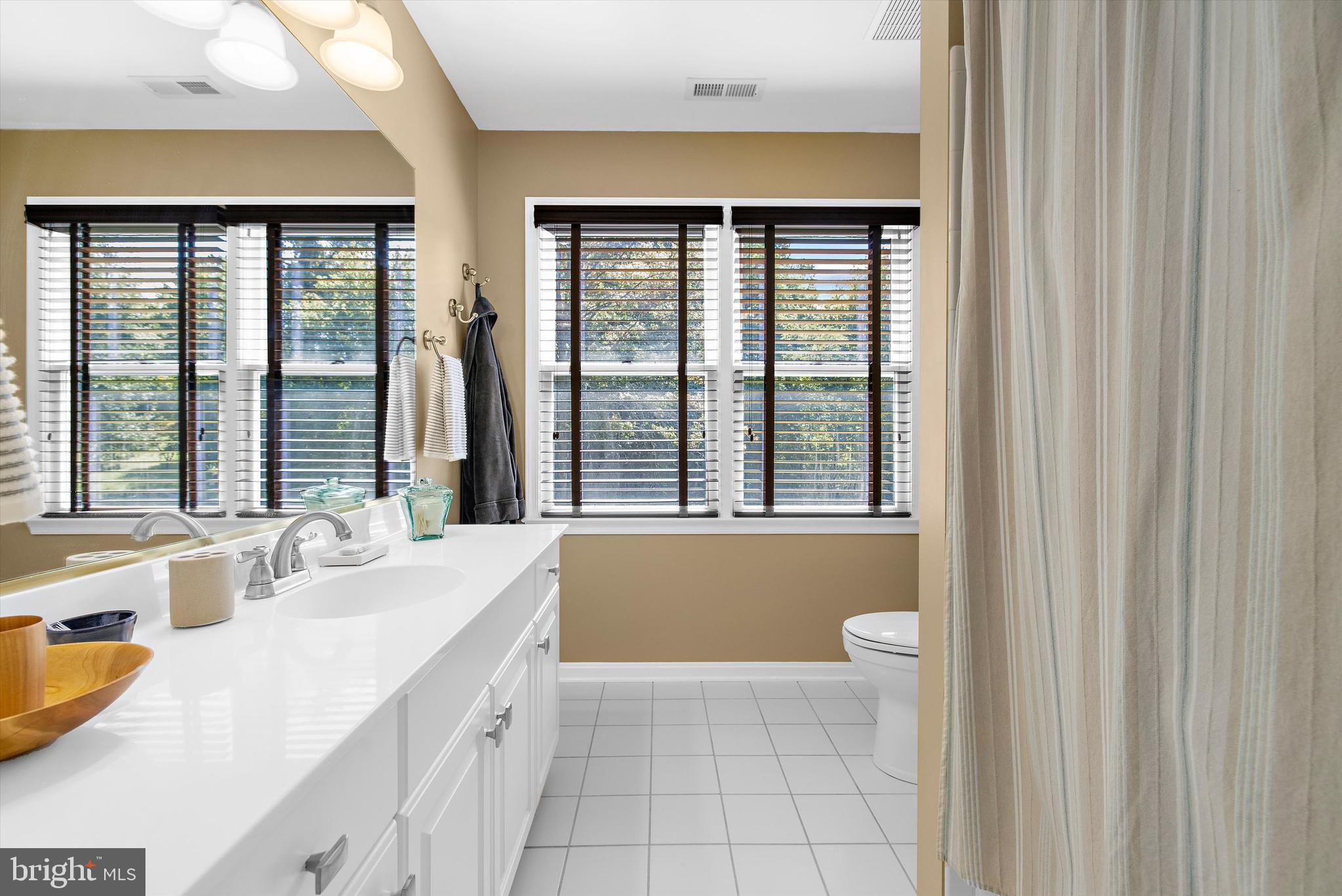 QUEEN ANNE ESTATES - Residential