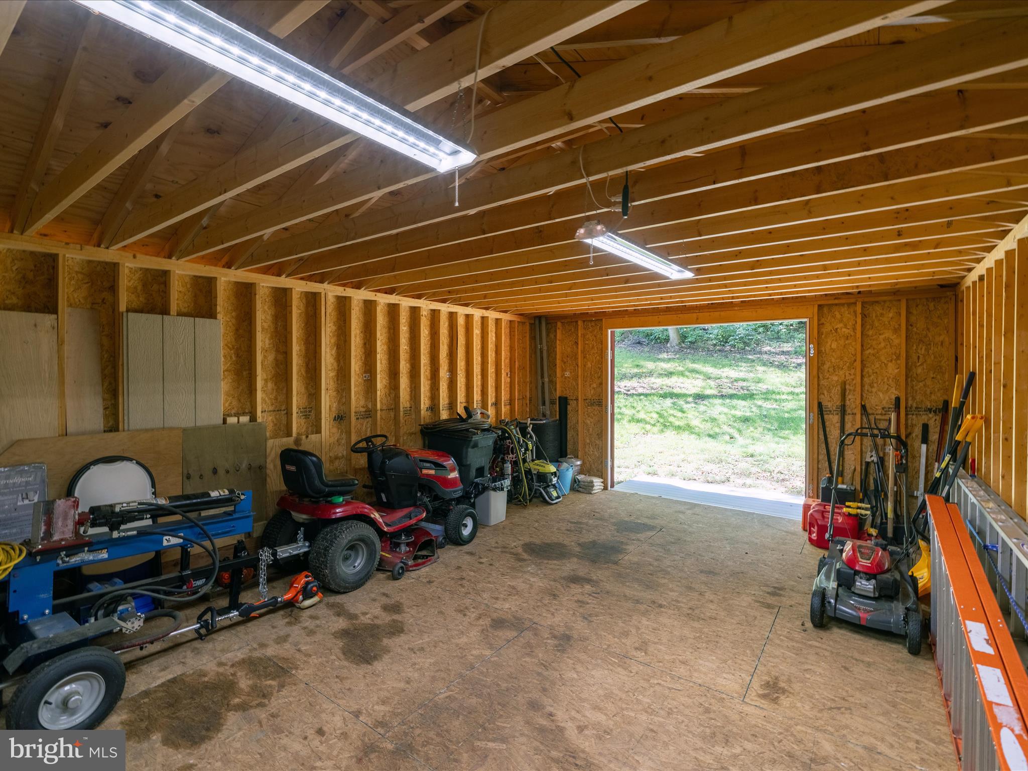 QUEEN ANNE ESTATES - Residential