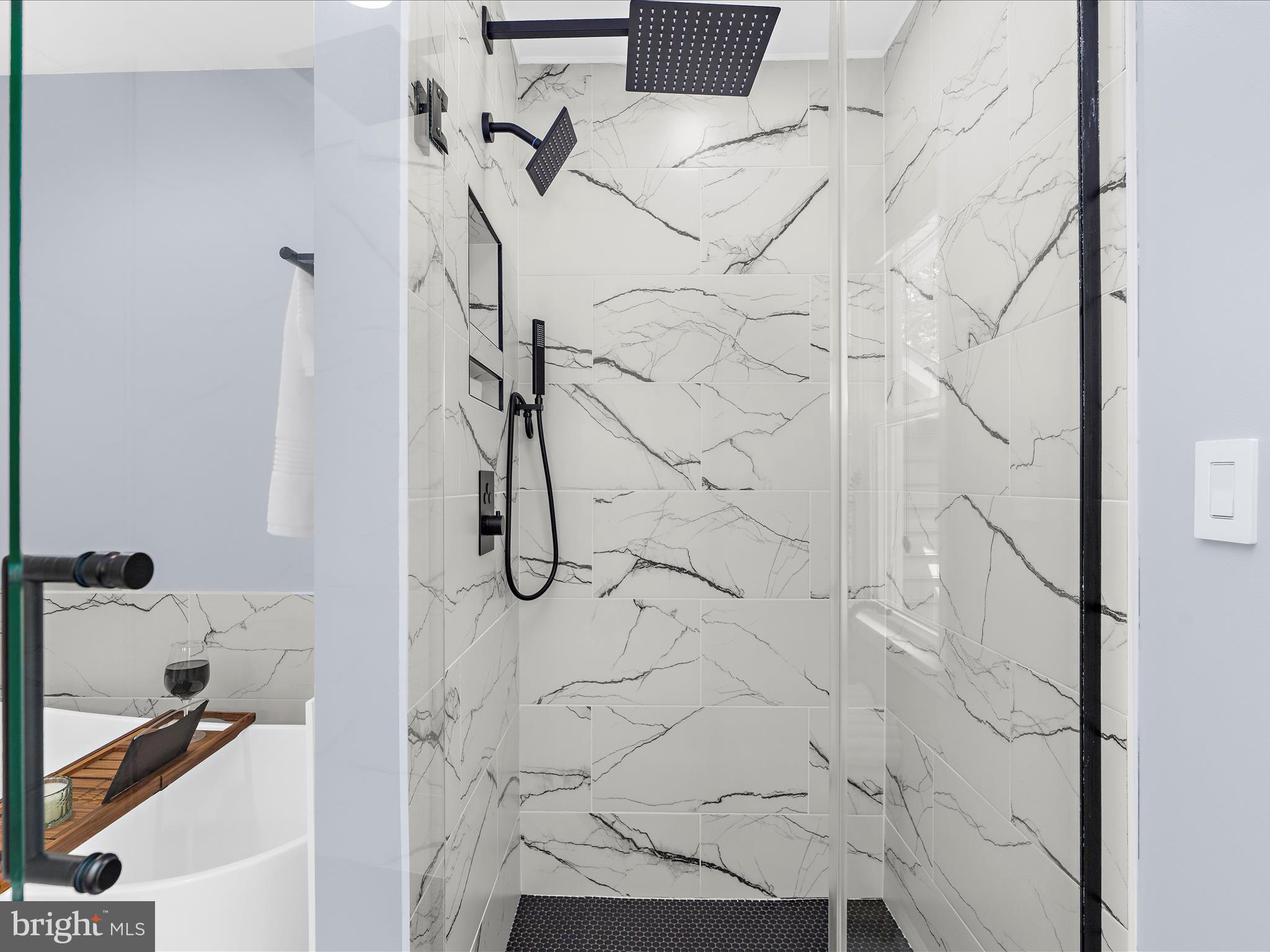 QUEEN ANNE ESTATES - Residential