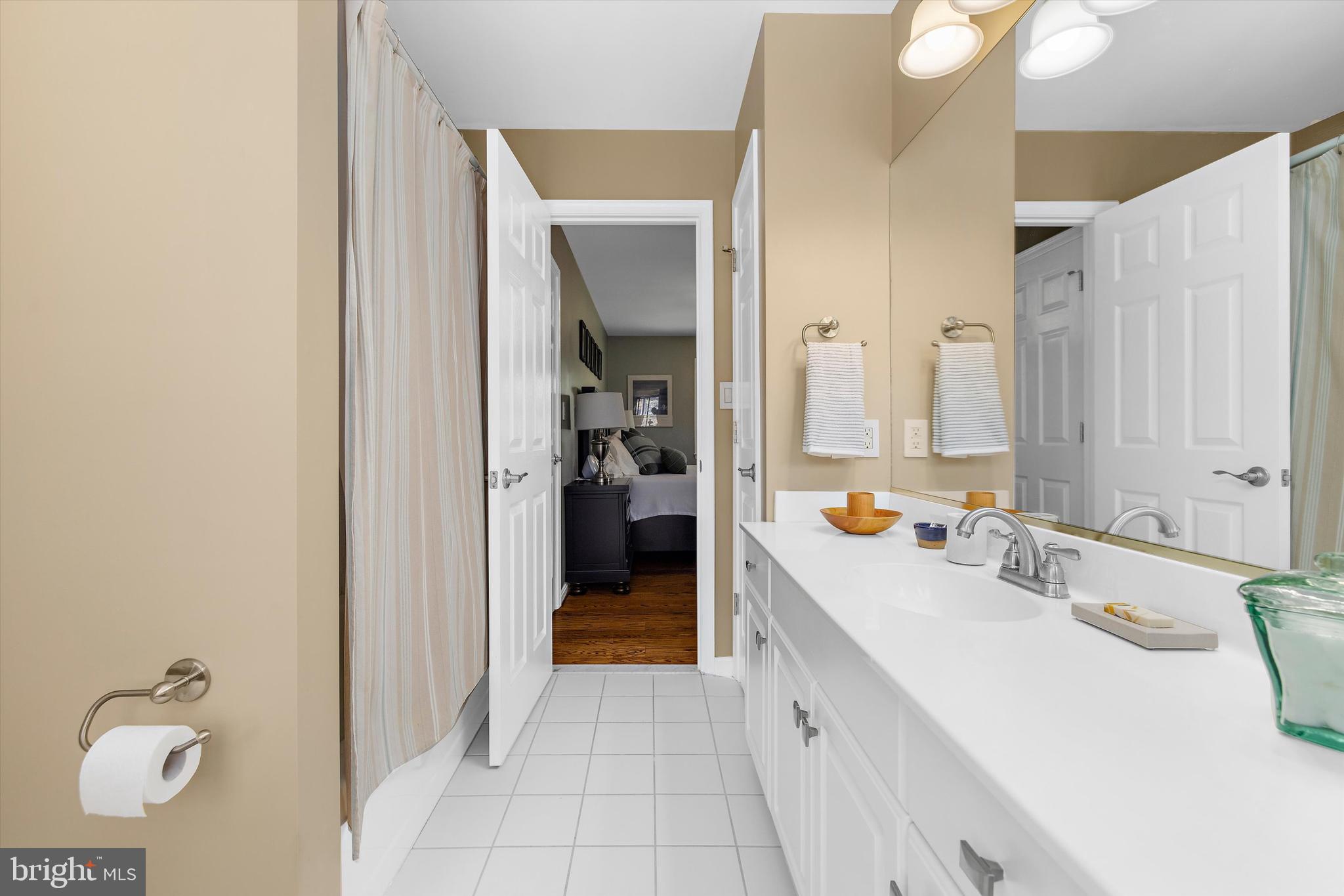 QUEEN ANNE ESTATES - Residential