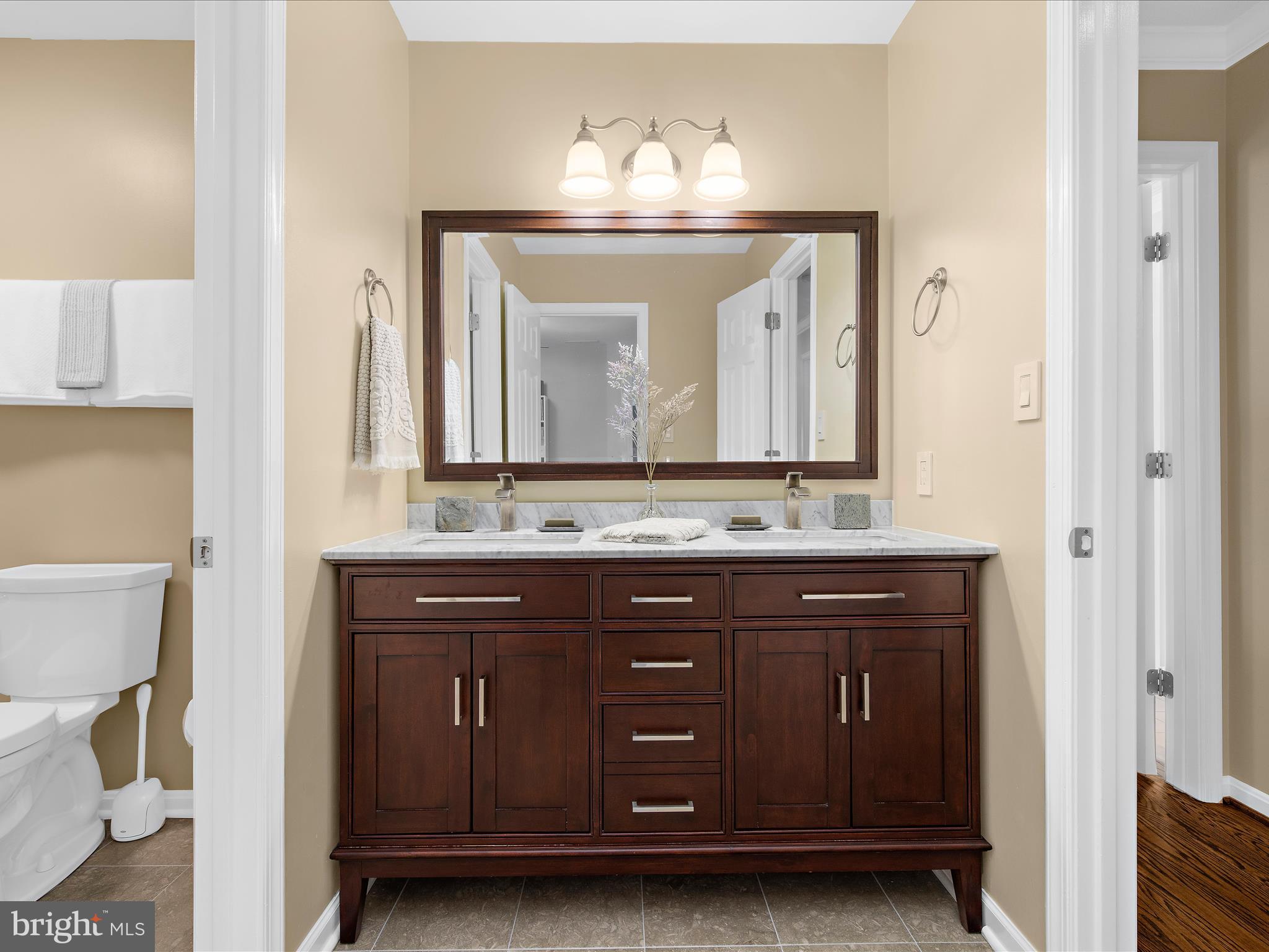 QUEEN ANNE ESTATES - Residential