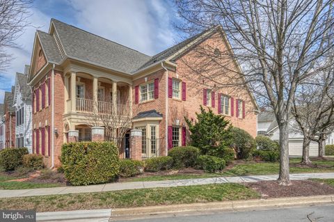 300 LISA OAKS WAY ROCKVILLE MD 20850