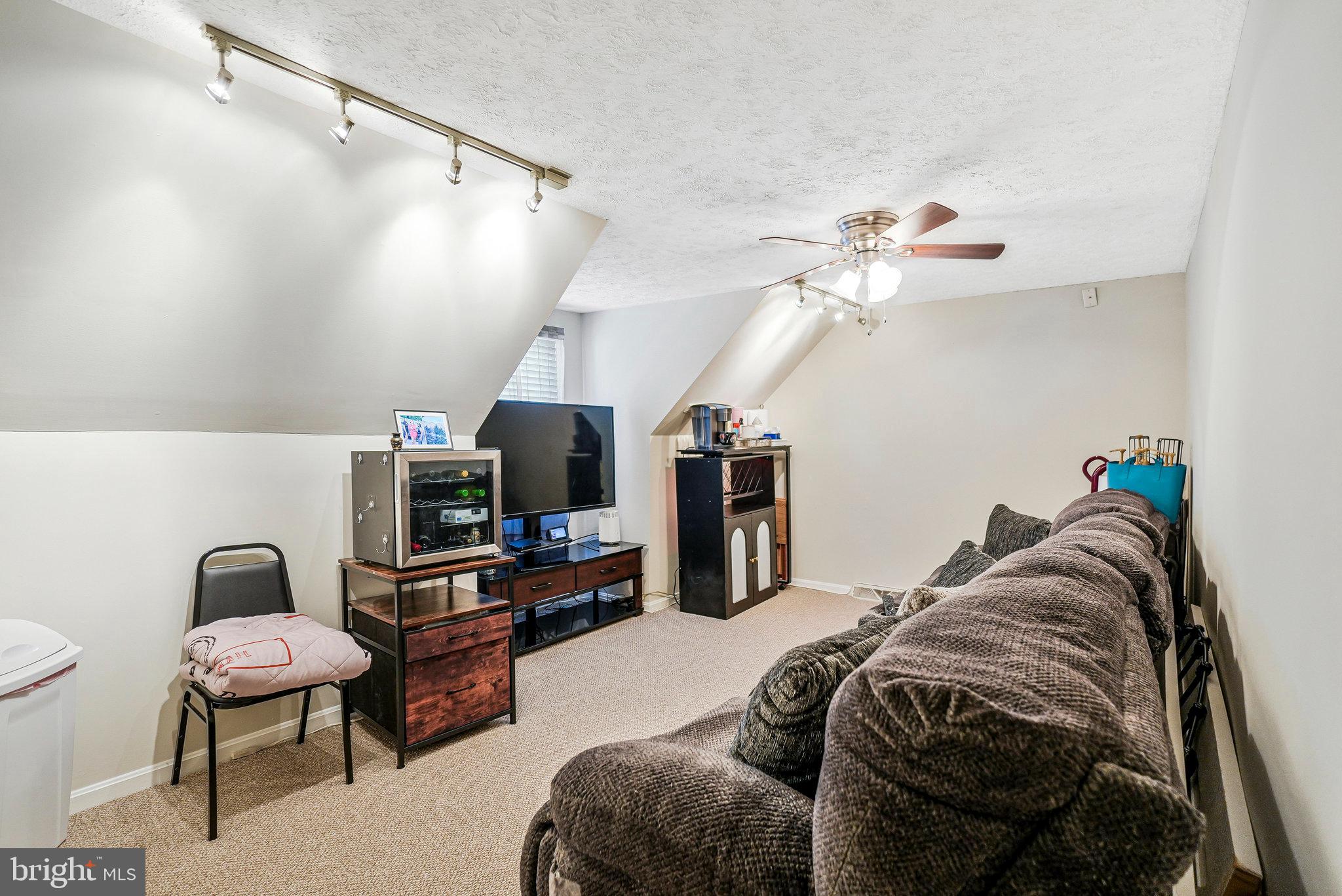 ROBIE MANOR SUB - Residential