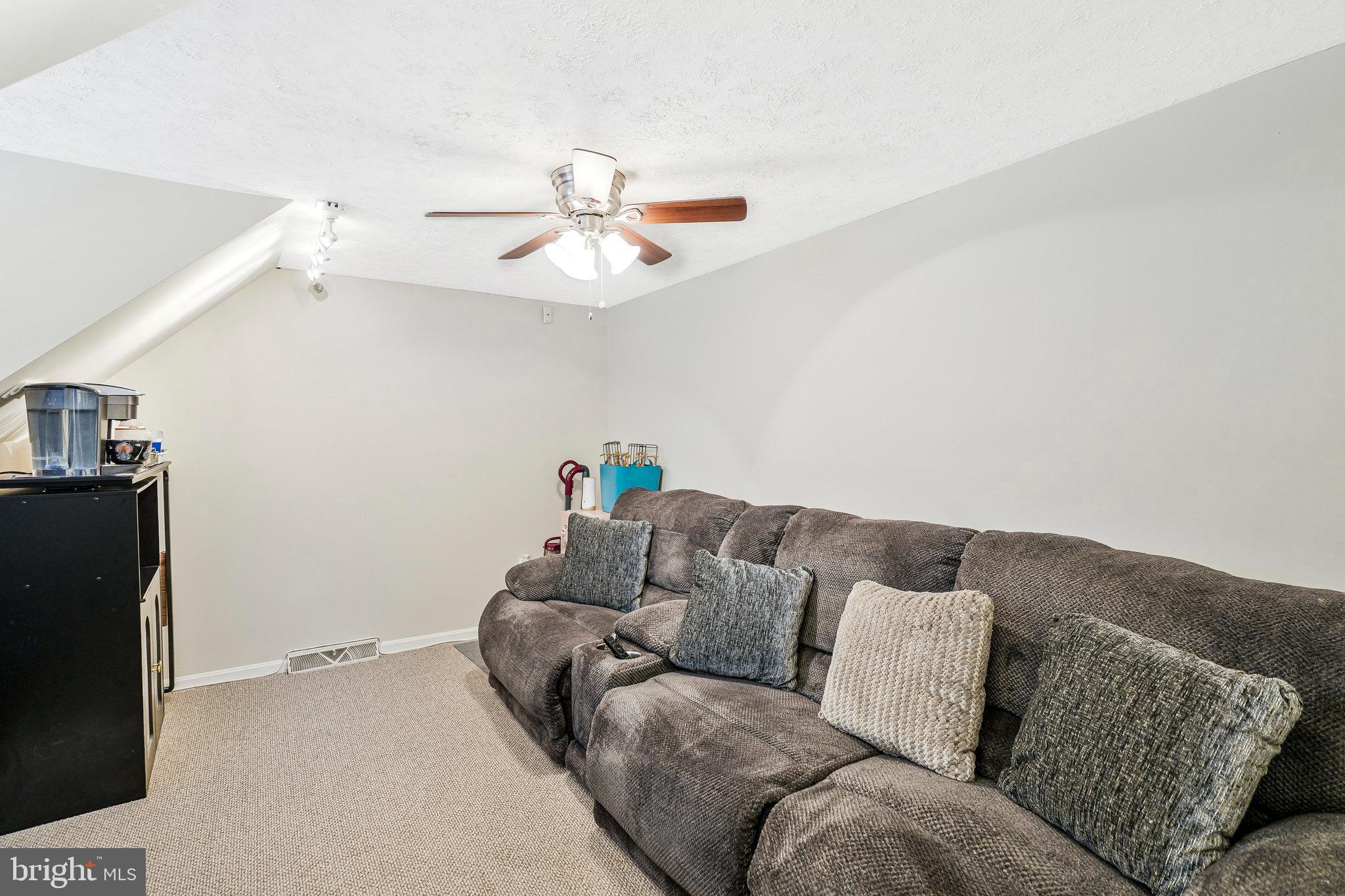 ROBIE MANOR SUB - Residential