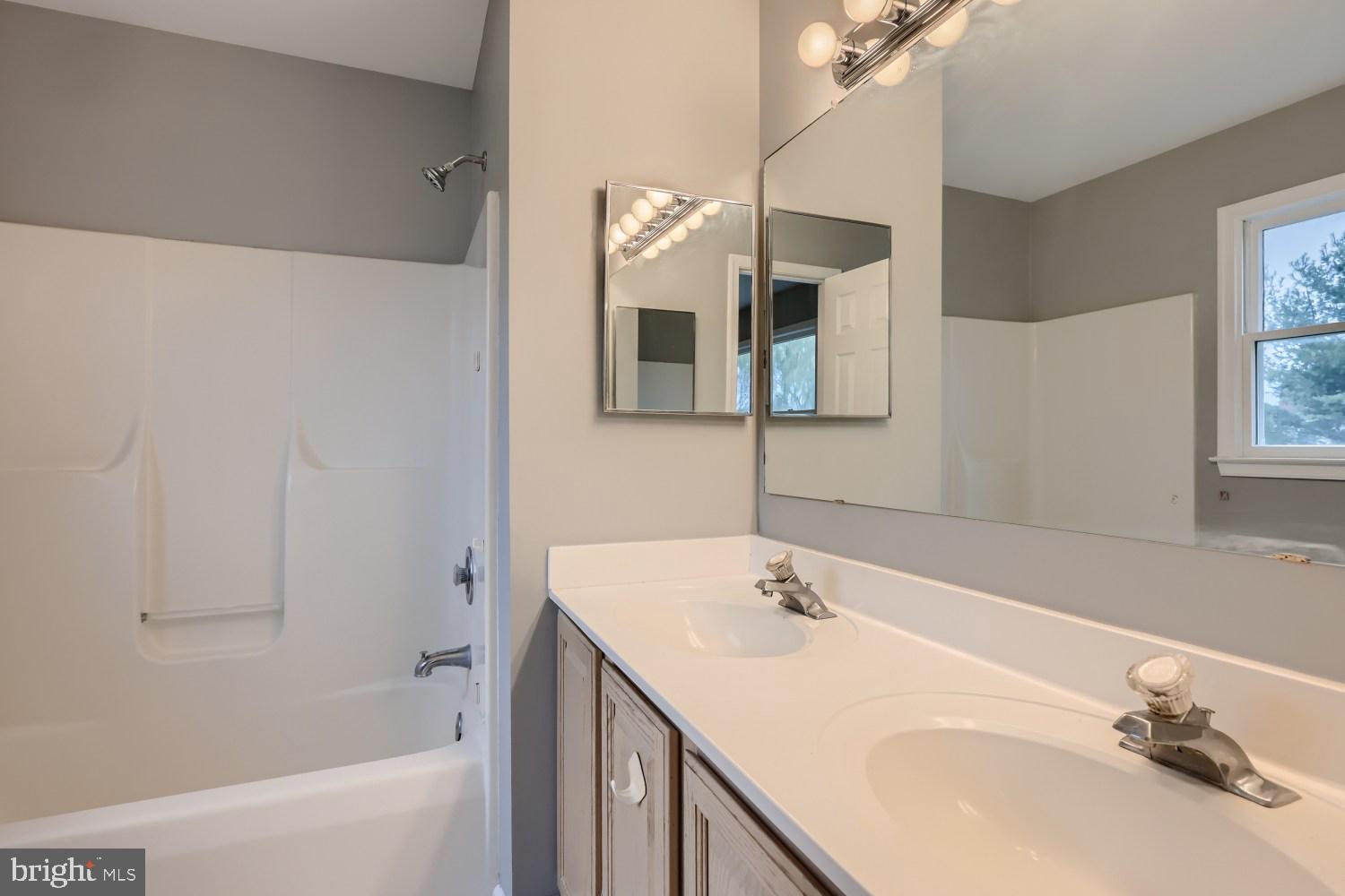 AUTUMN RIDGE - Residential