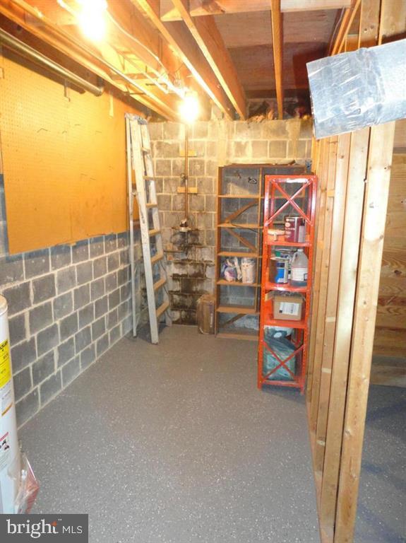 TOWNES OF ORANGE HUNT - Residential Lease