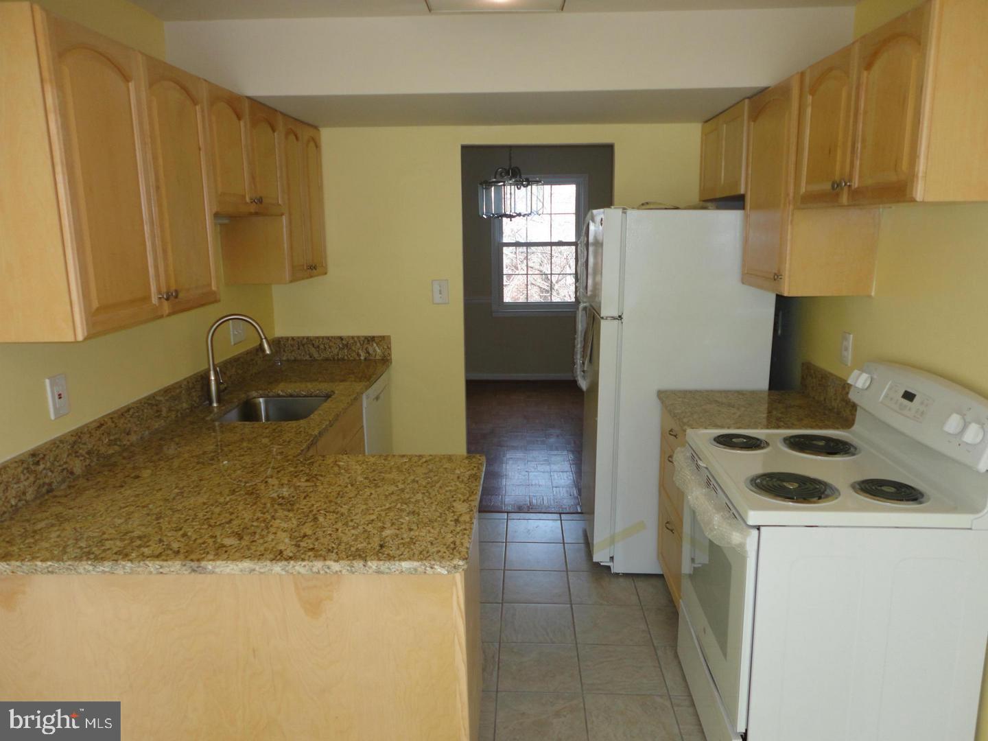 TOWNES OF ORANGE HUNT - Residential Lease