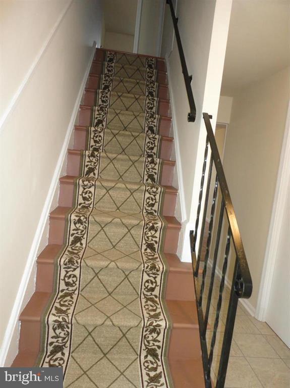 TOWNES OF ORANGE HUNT - Residential Lease