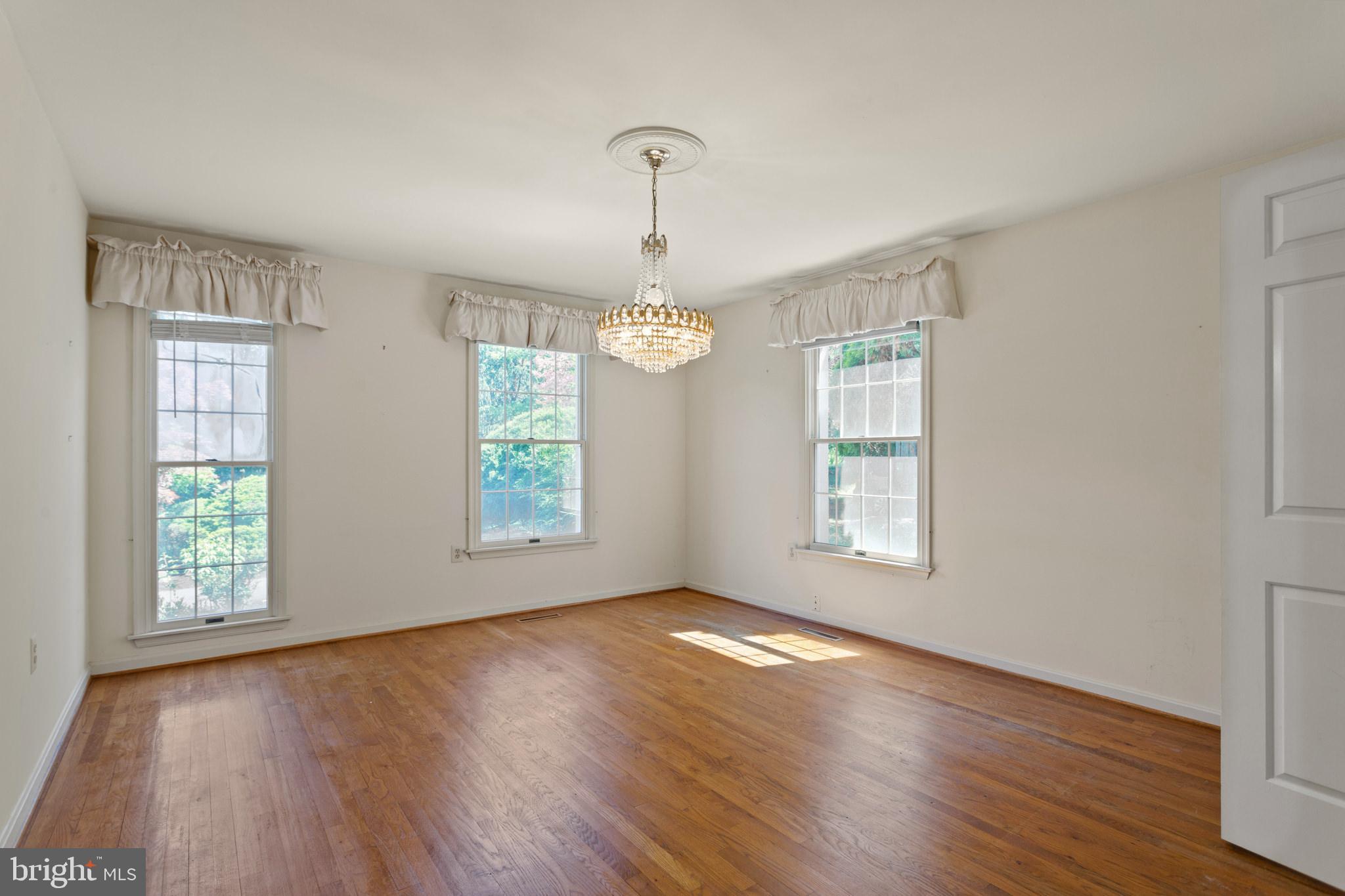 WINDMILL FARM - Residential