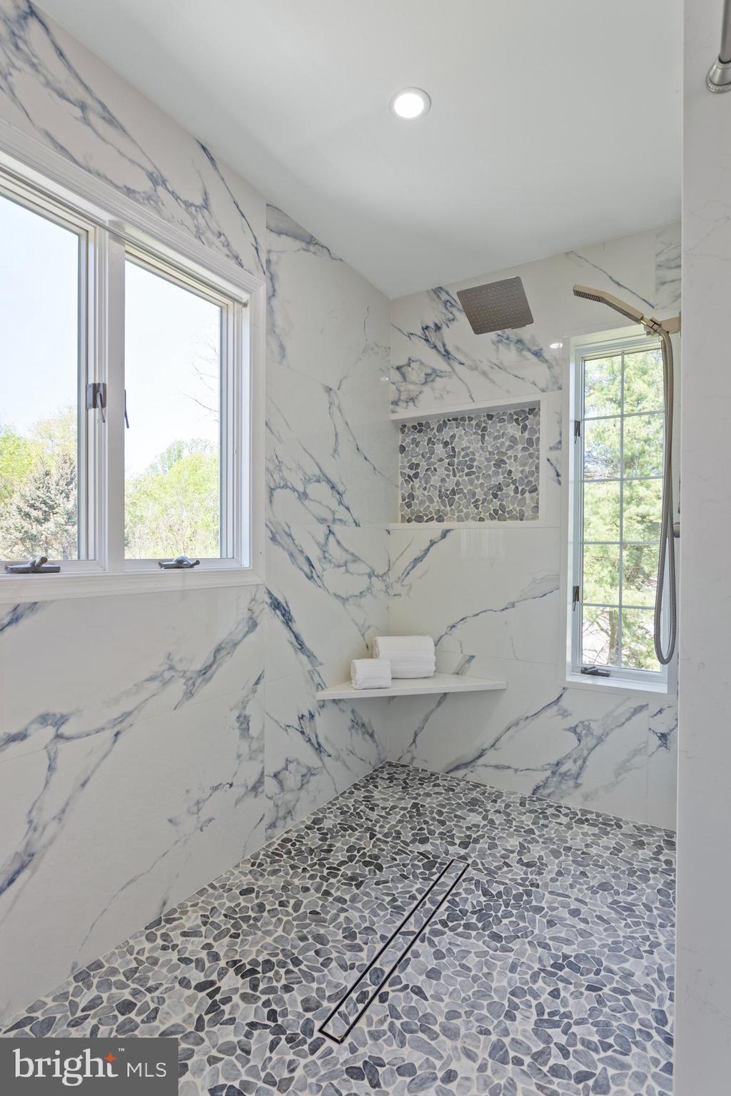 WINDMILL FARM - Residential