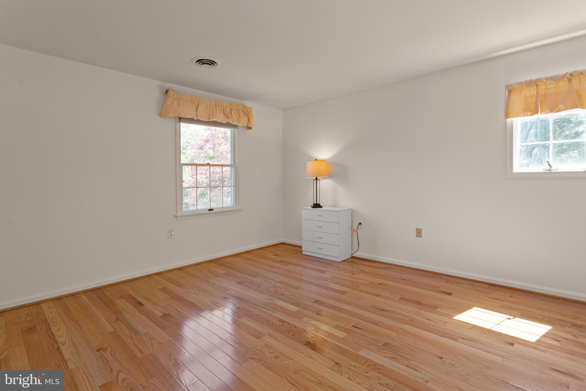 WINDMILL FARM - Residential