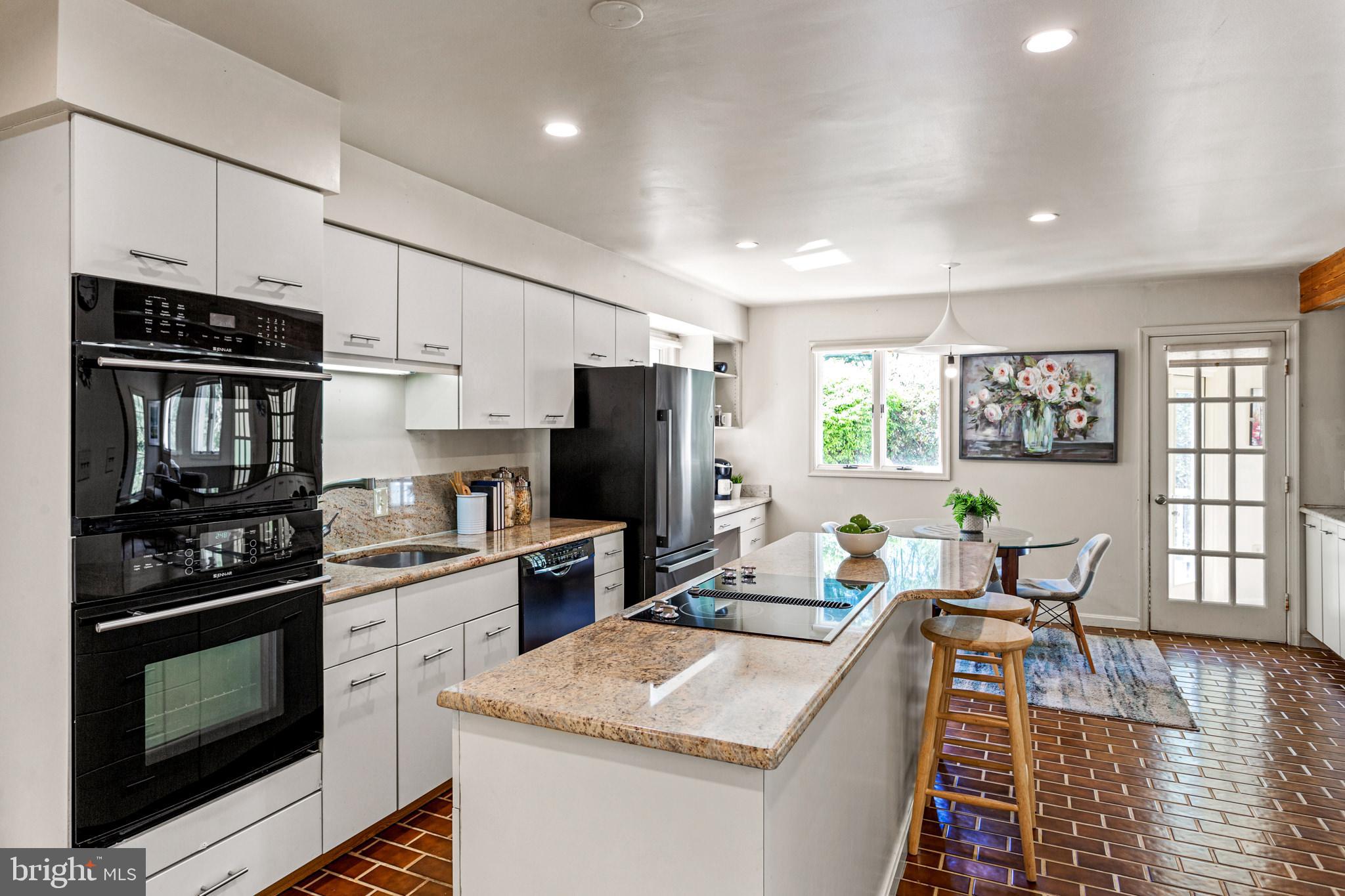 WINDMILL FARM - Residential