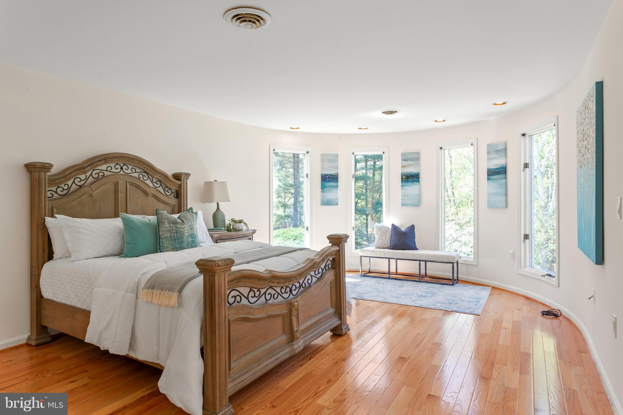 WINDMILL FARM - Residential