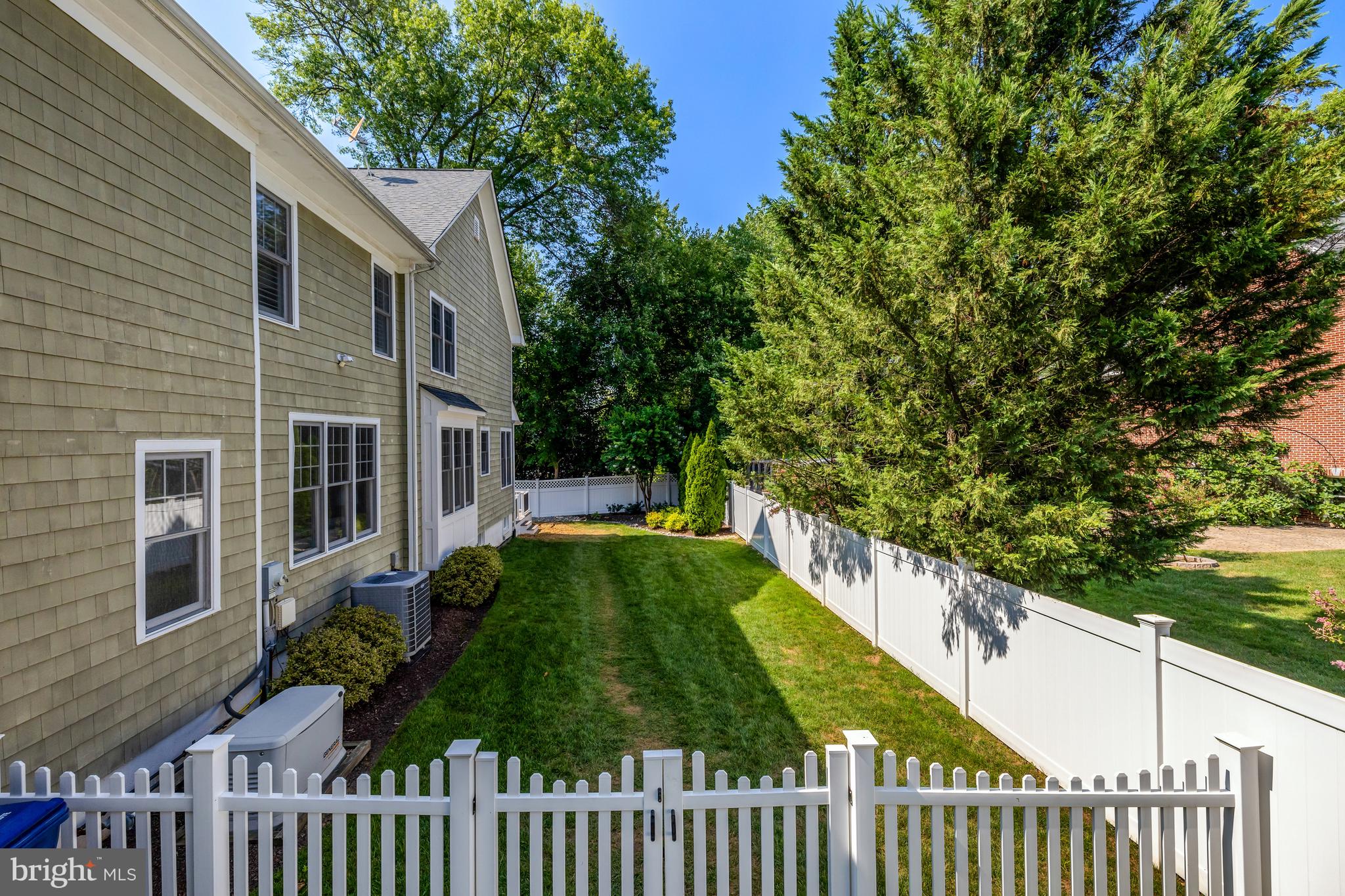 WEST MC LEAN - Residential