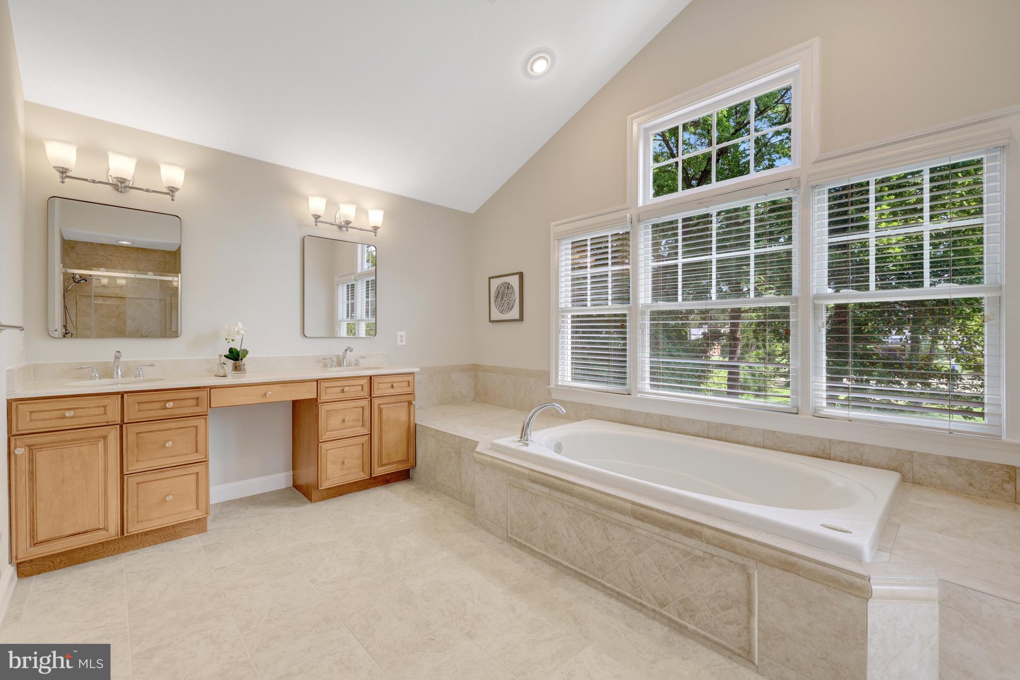 WEST MC LEAN - Residential