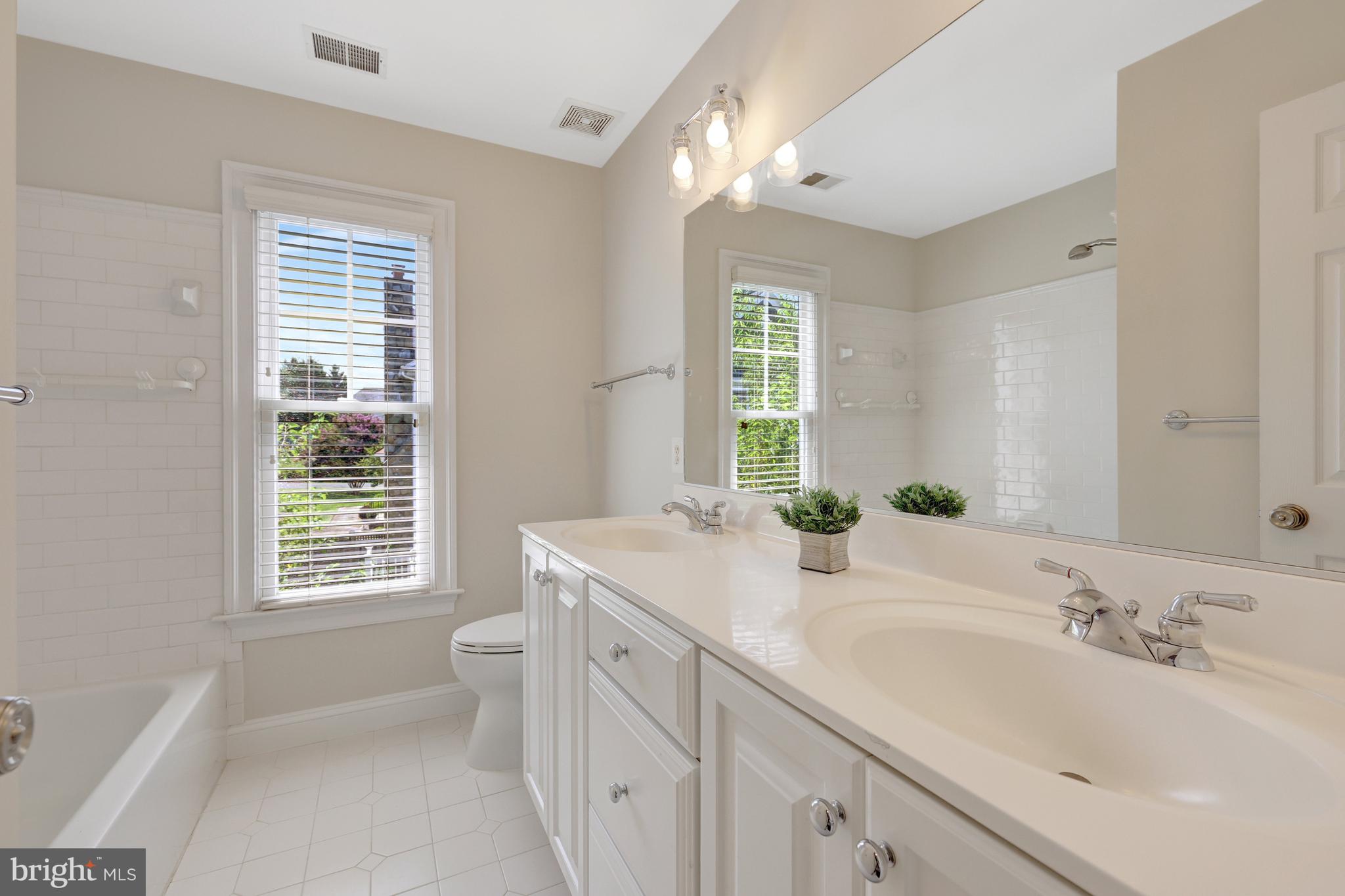 WEST MC LEAN - Residential