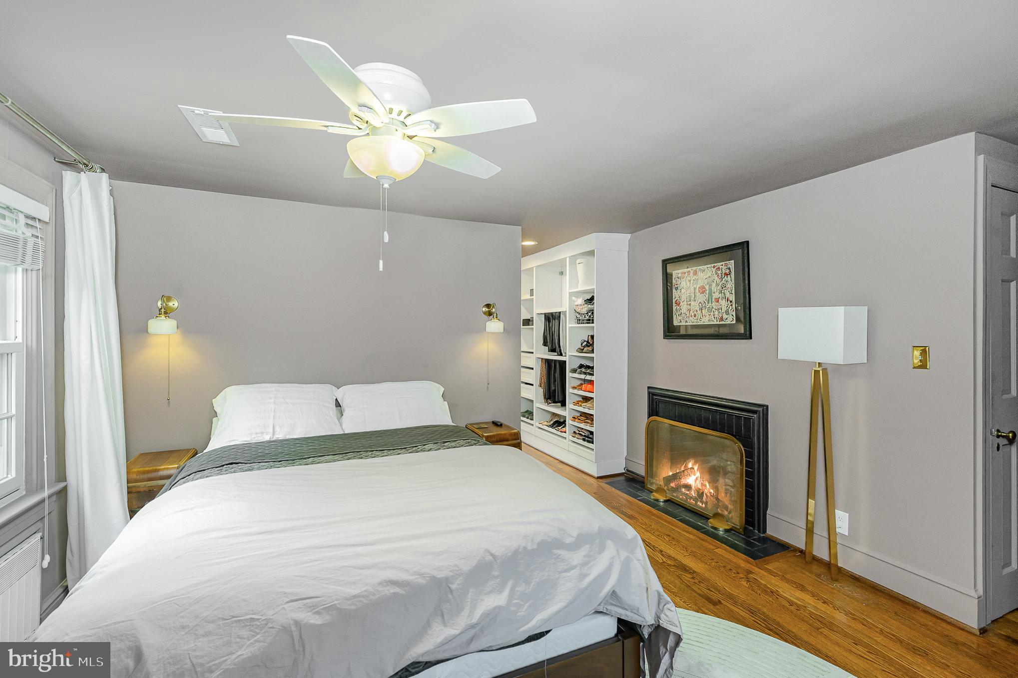 HISTORIC  DOWNTOWN FREDERICKSBURG - Residential