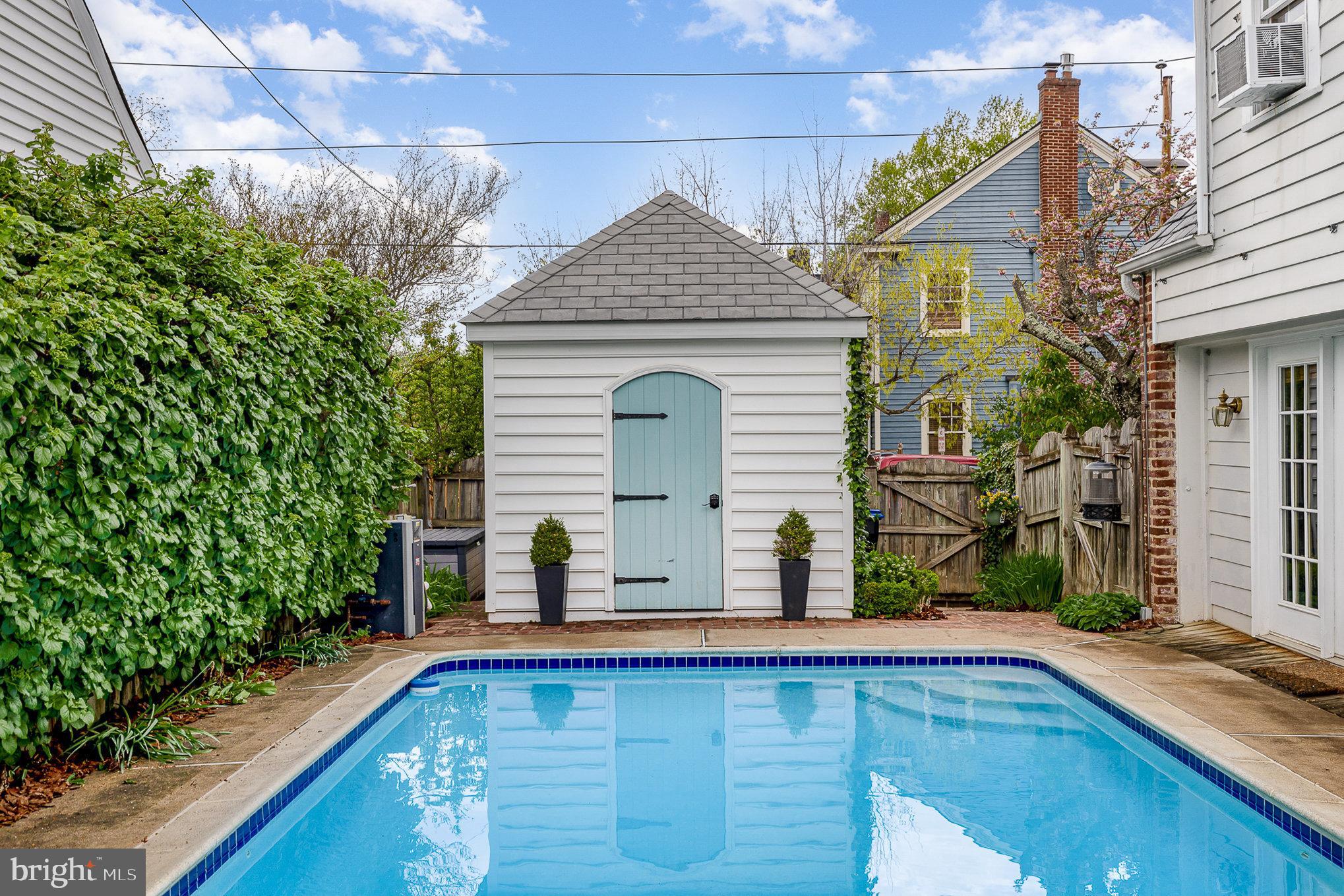 HISTORIC  DOWNTOWN FREDERICKSBURG - Residential