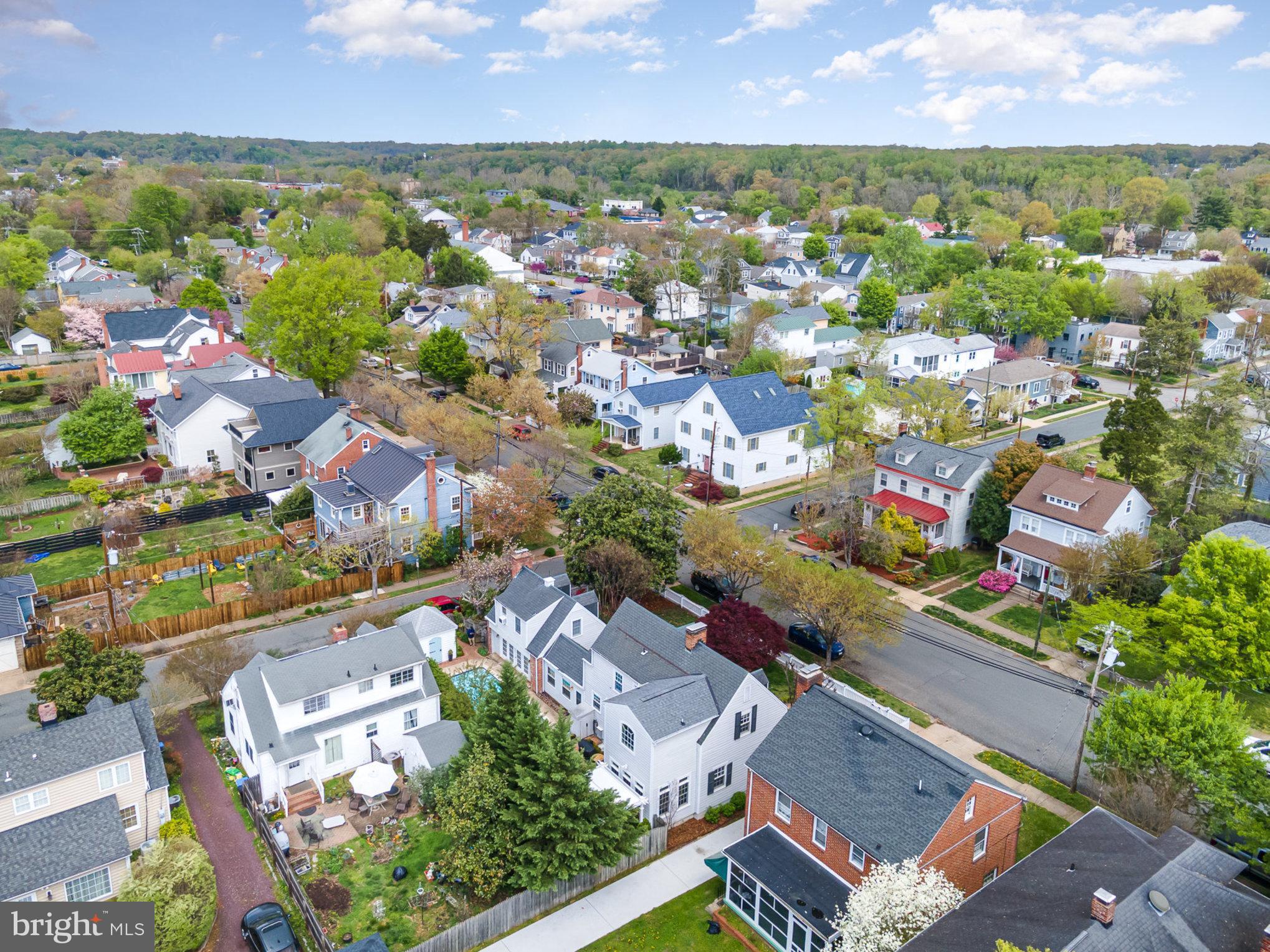 HISTORIC  DOWNTOWN FREDERICKSBURG - Residential