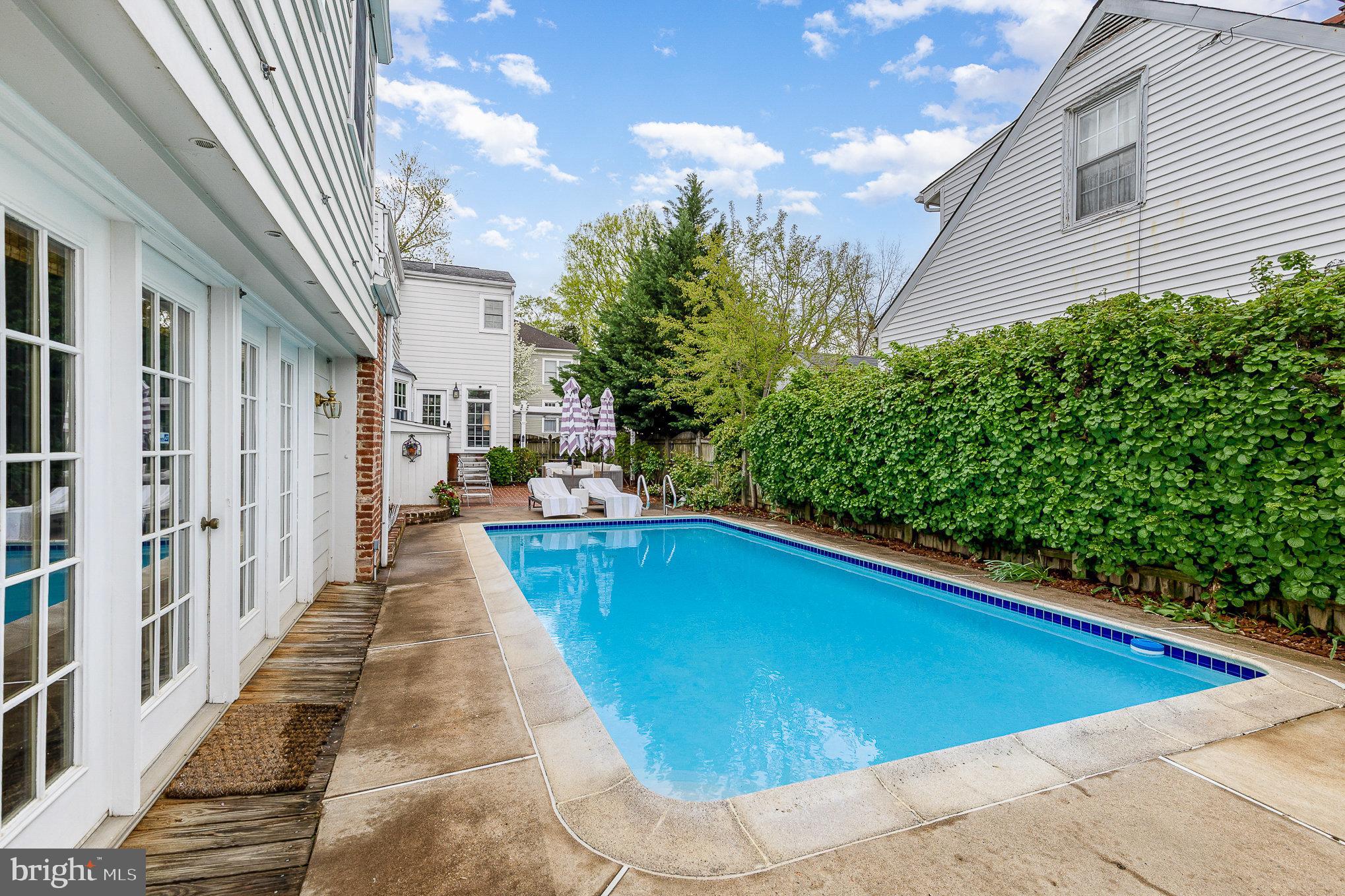 HISTORIC  DOWNTOWN FREDERICKSBURG - Residential