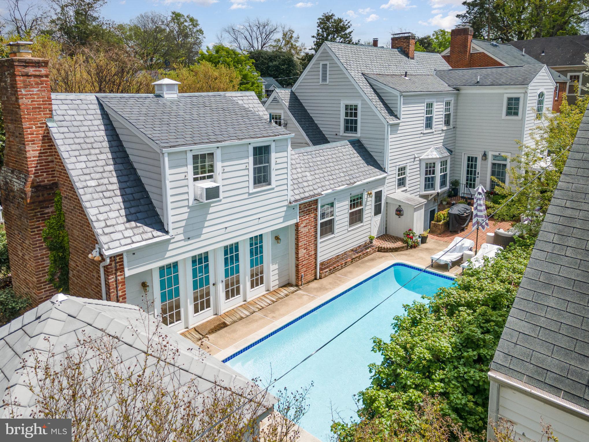 HISTORIC  DOWNTOWN FREDERICKSBURG - Residential