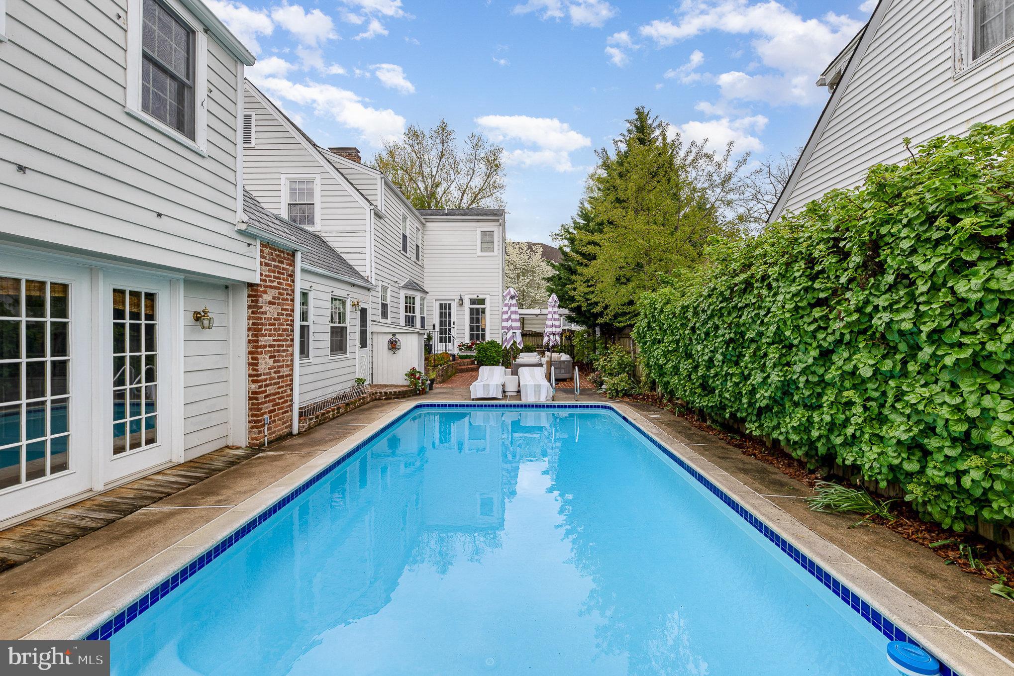 HISTORIC  DOWNTOWN FREDERICKSBURG - Residential