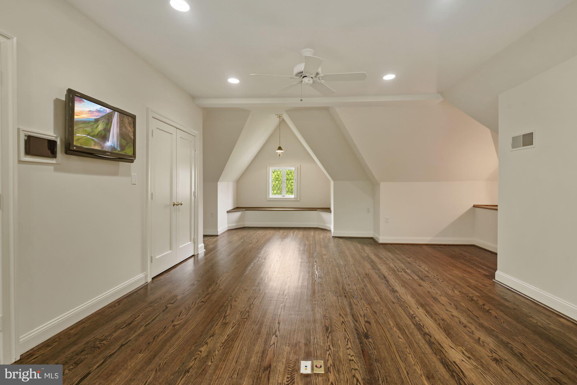 CHEVY CHASE - Residential