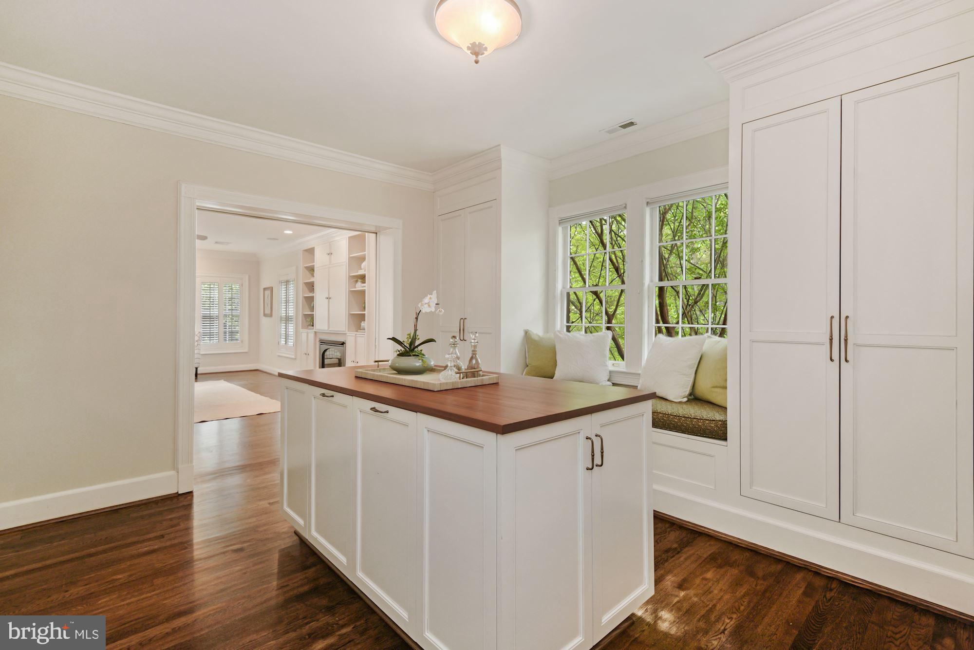 CHEVY CHASE - Residential