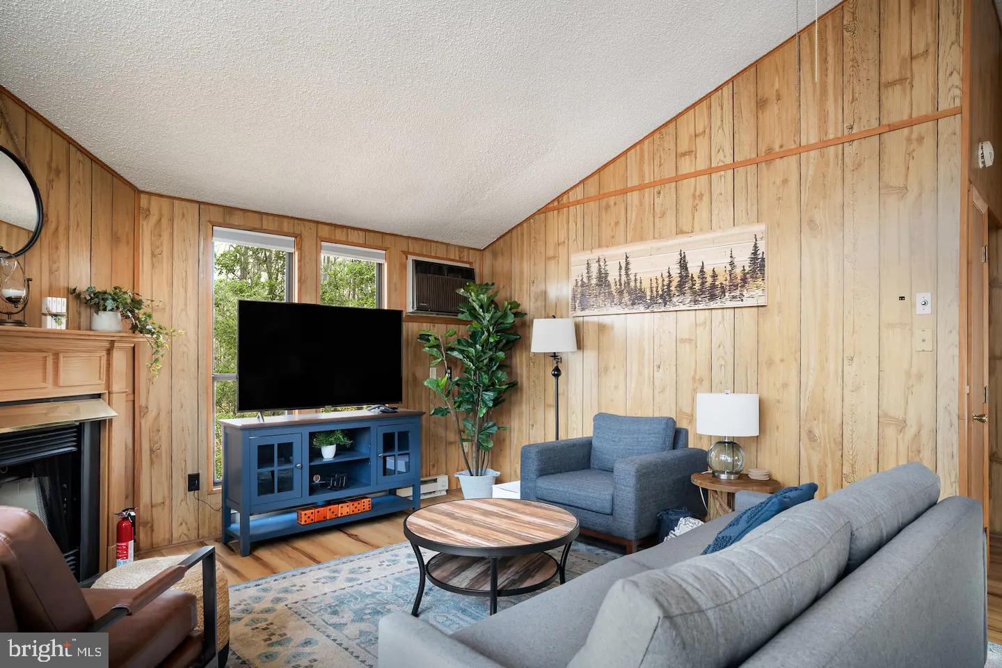 THE WOODS - Residential