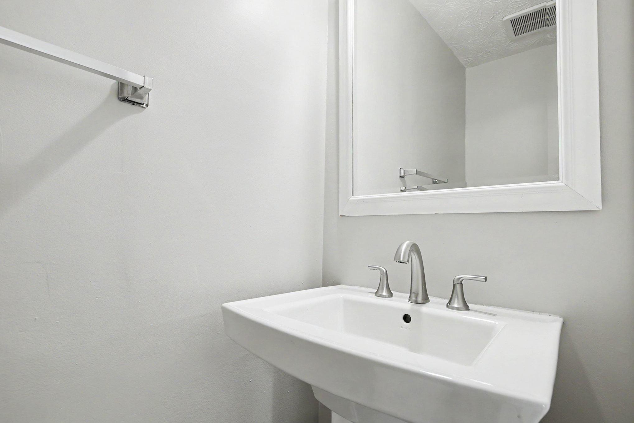 CALVERTON TOWNES - Residential