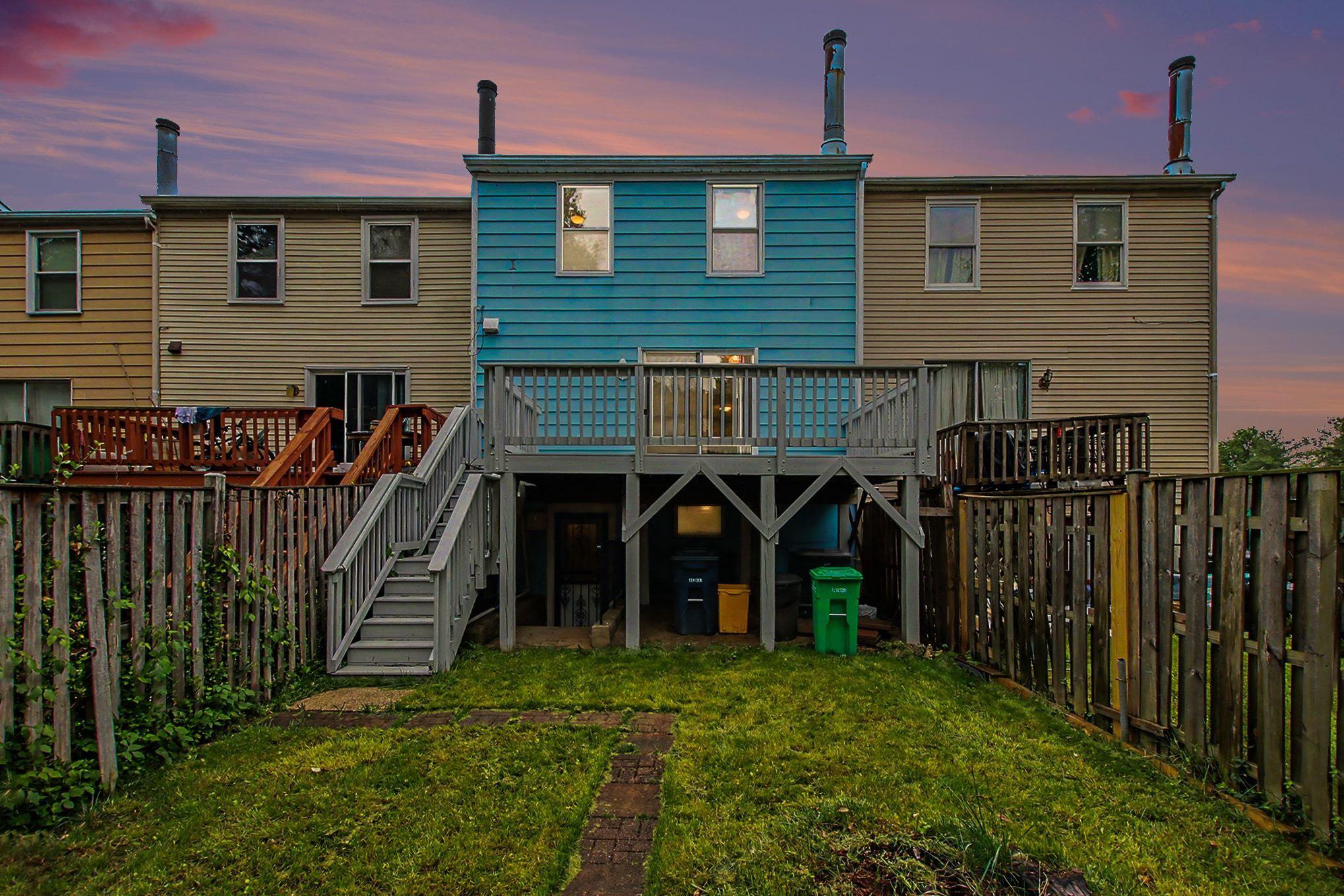CALVERTON TOWNES - Residential