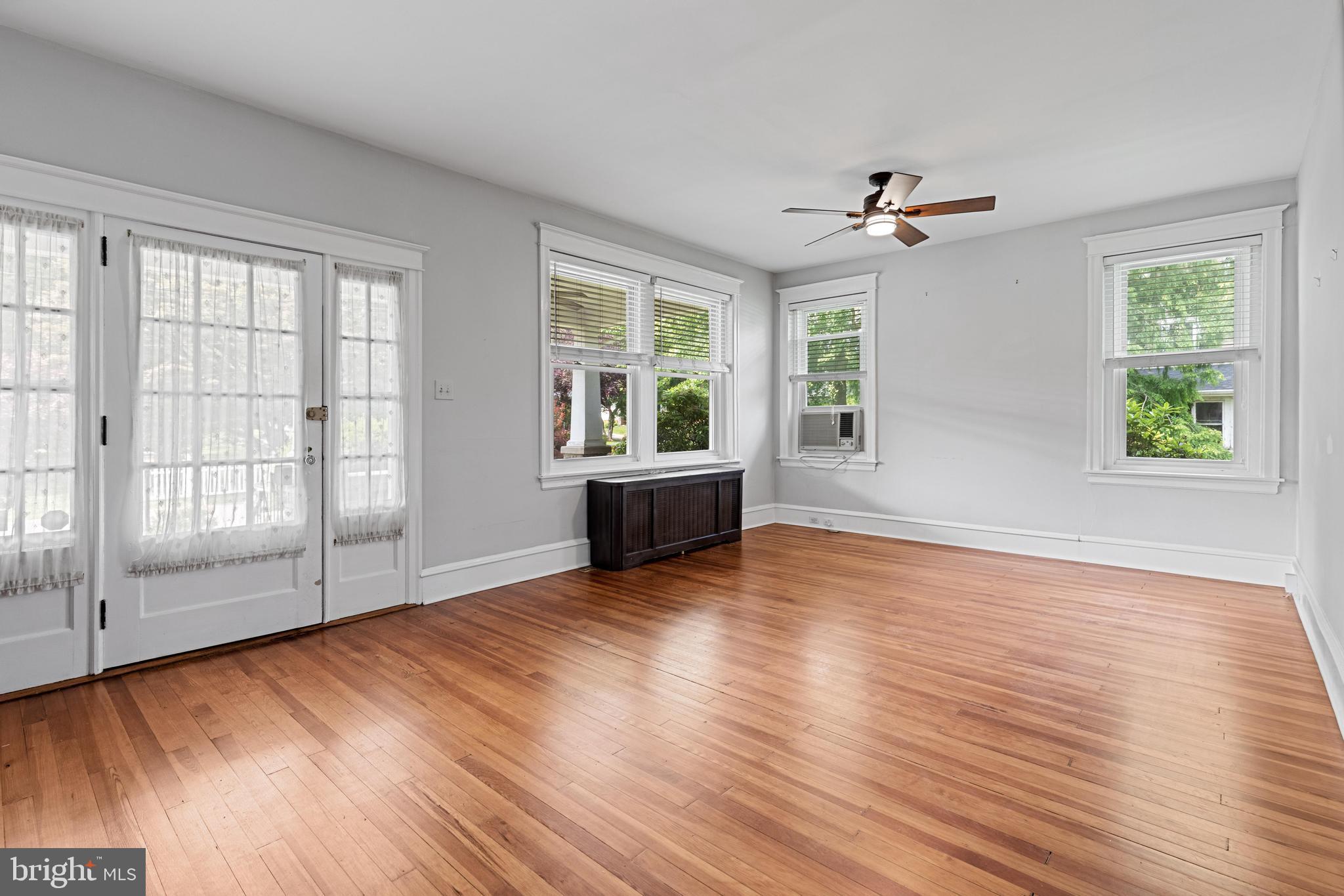 28 N WAKEFIELD