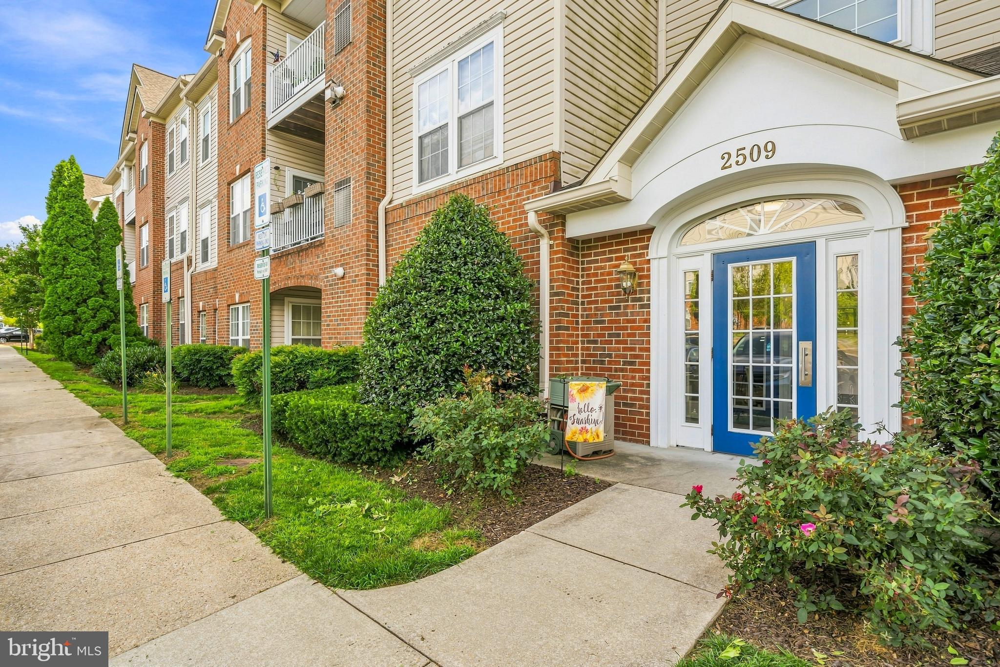 2509 AMBER ORCHARD COURT W 303