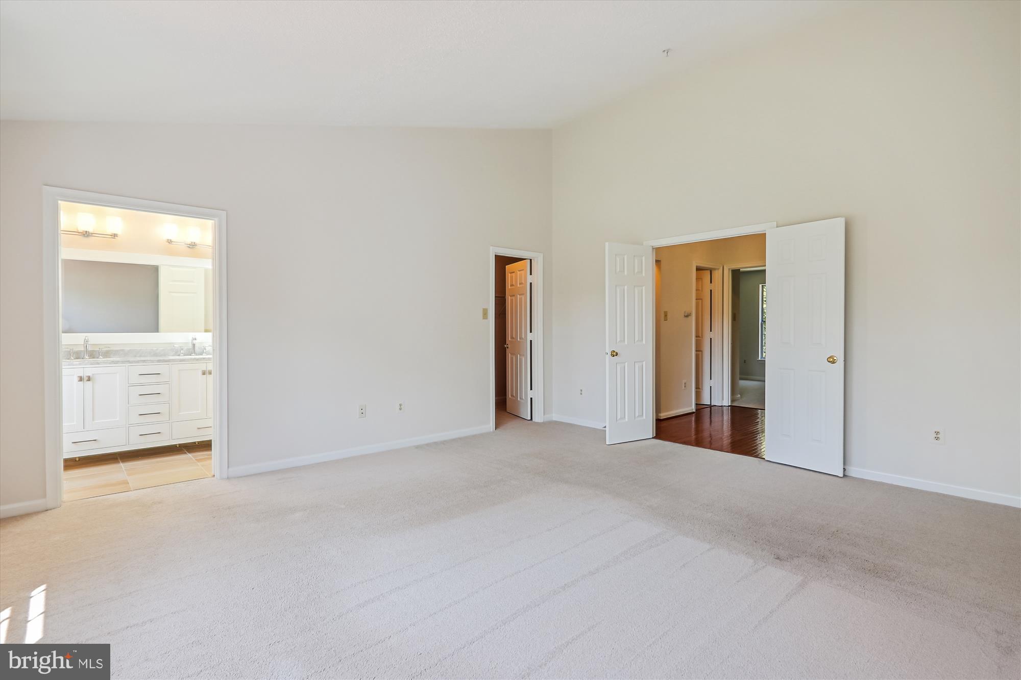 LONGMEAD - Residential