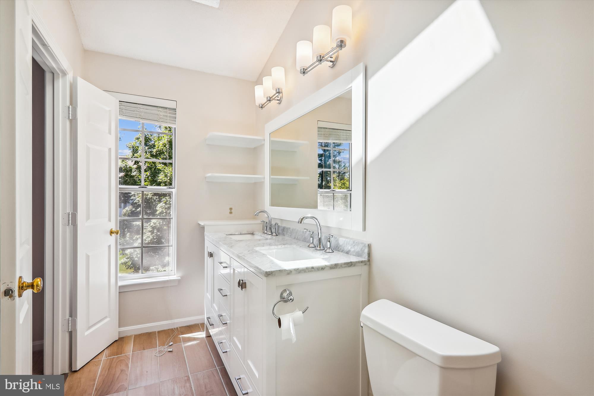 LONGMEAD - Residential