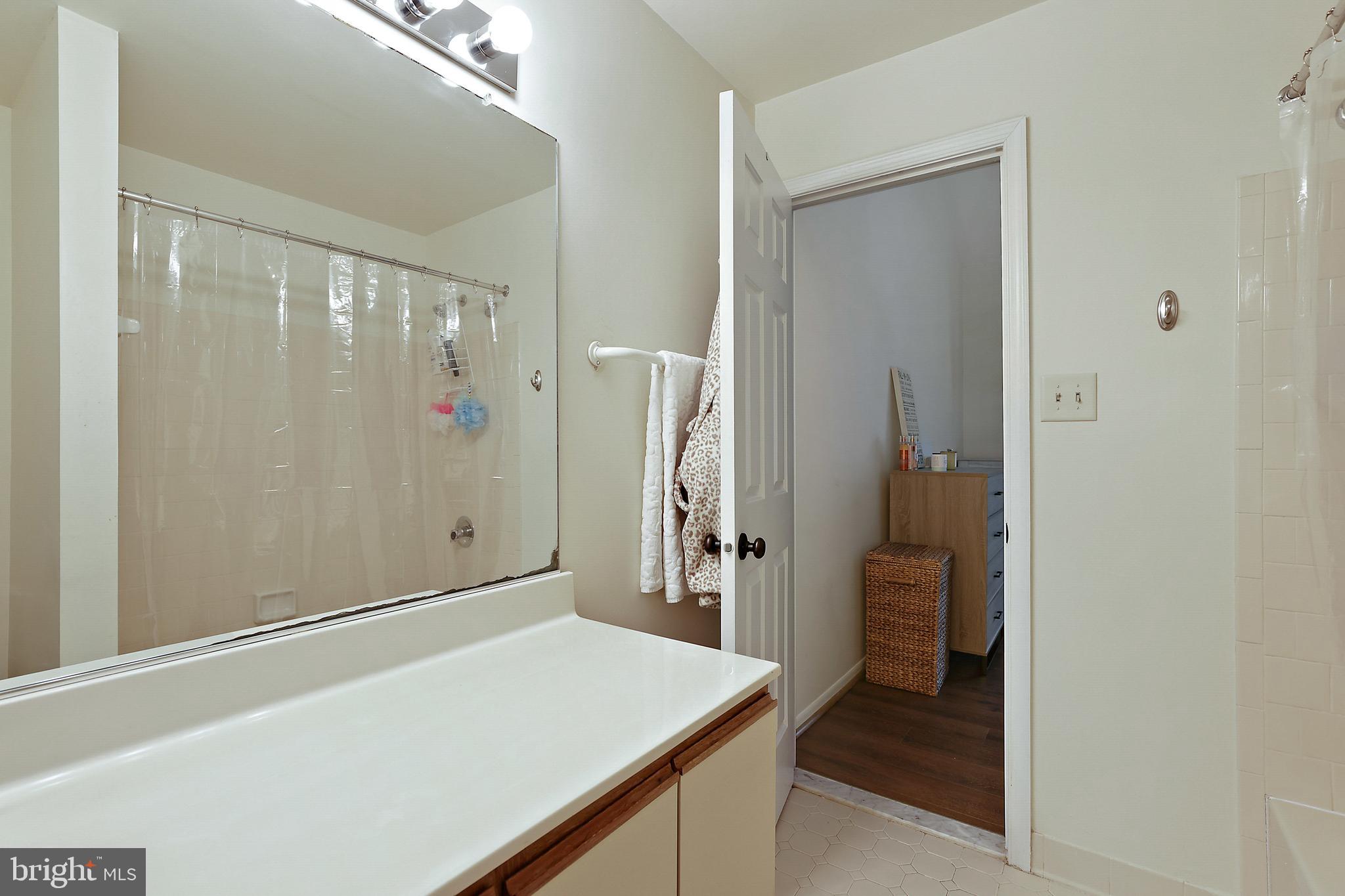 LOVETON FARMS - Residential