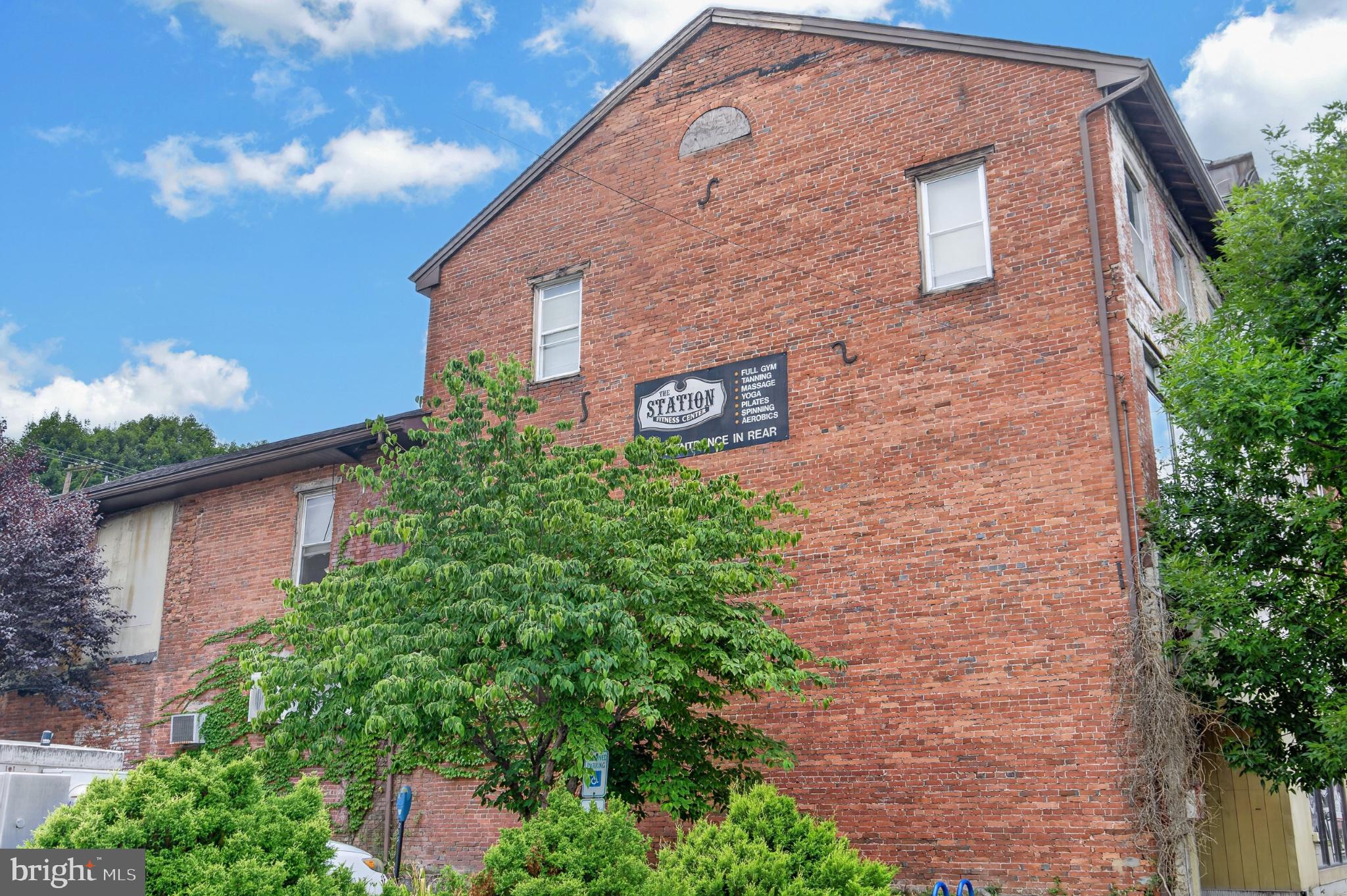 104-106 W BROAD STREET