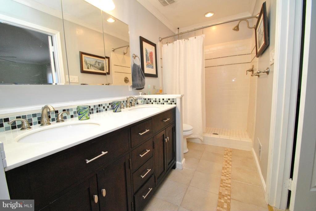 FRANKLIN FARM - Residential