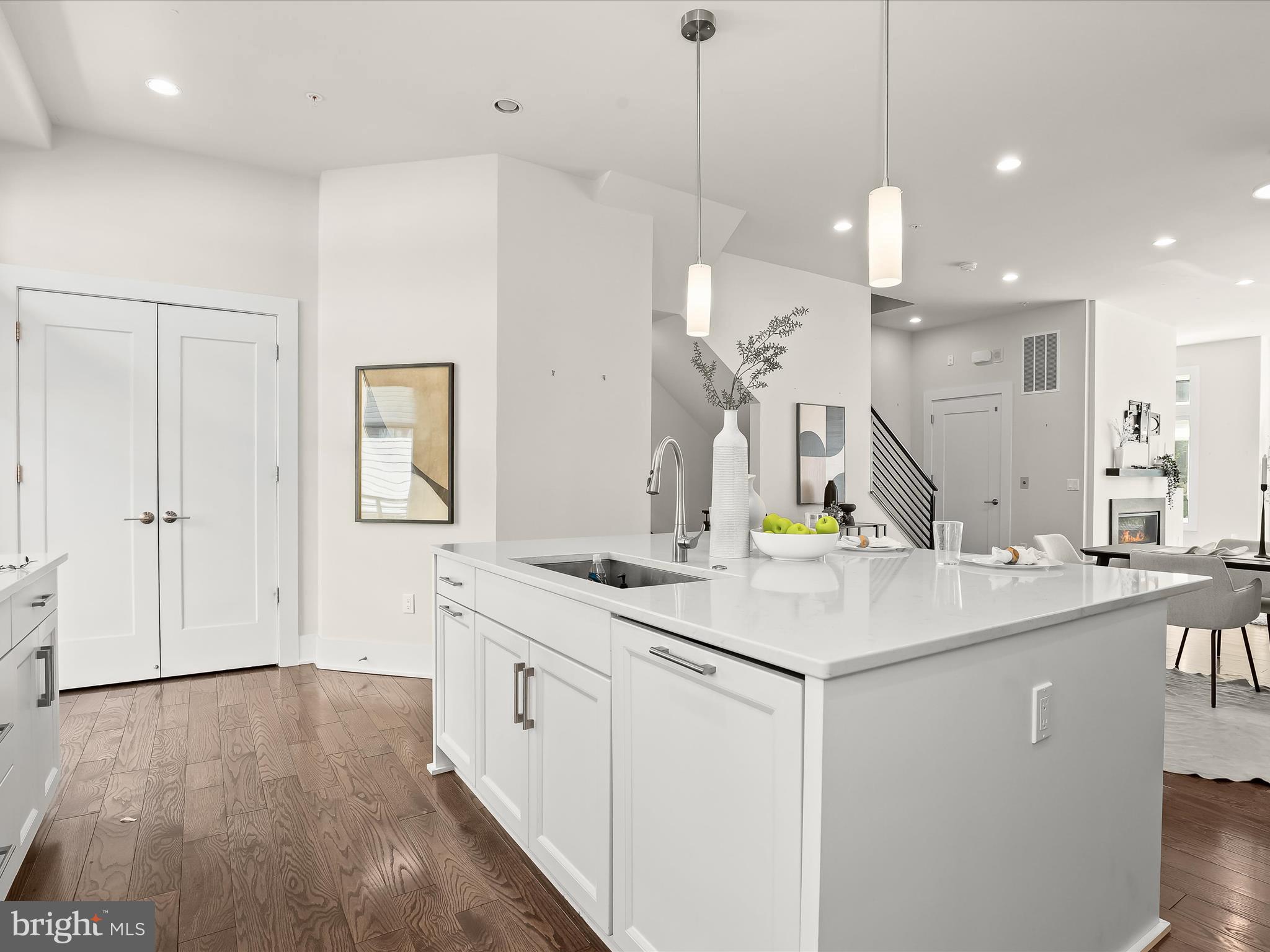 GROSVENOR HEIGHTS - Residential