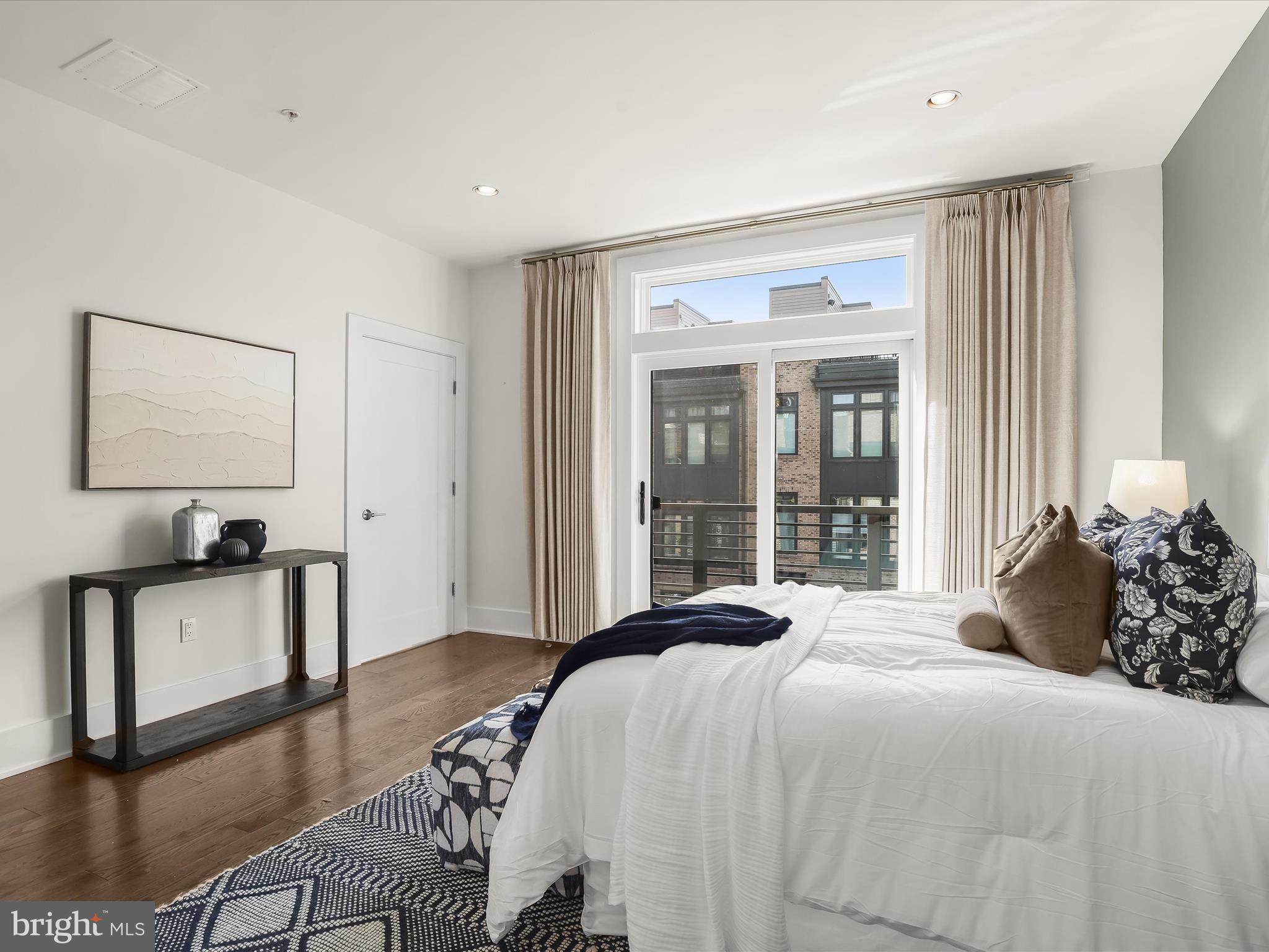 GROSVENOR HEIGHTS - Residential