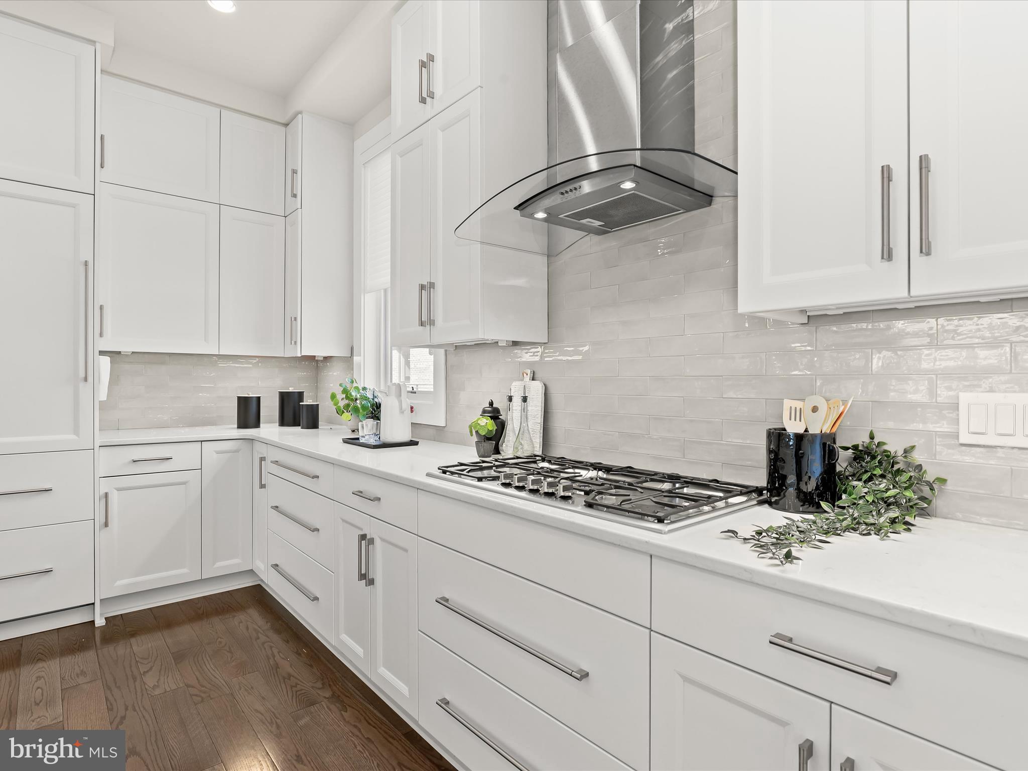 GROSVENOR HEIGHTS - Residential