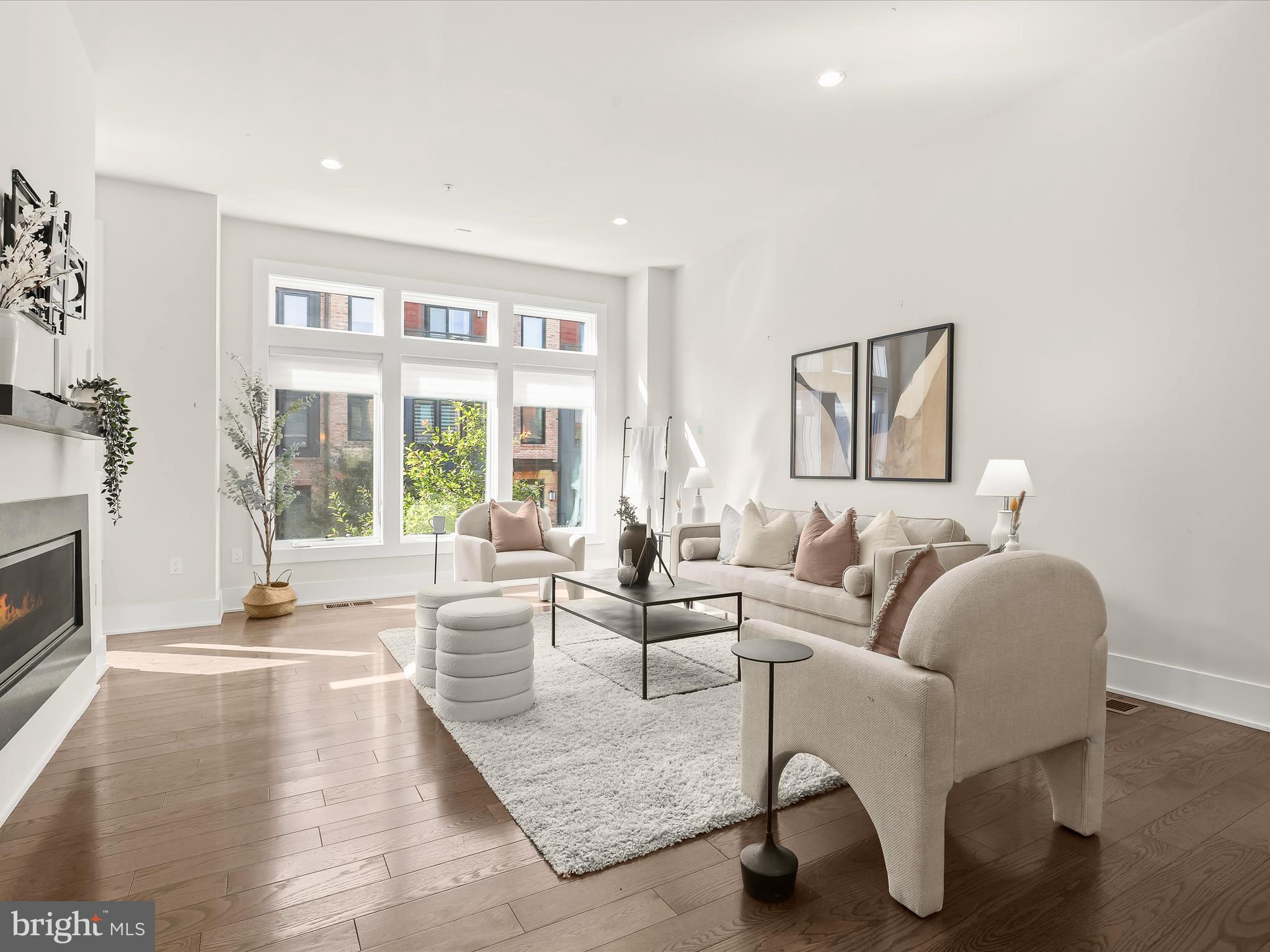 GROSVENOR HEIGHTS - Residential