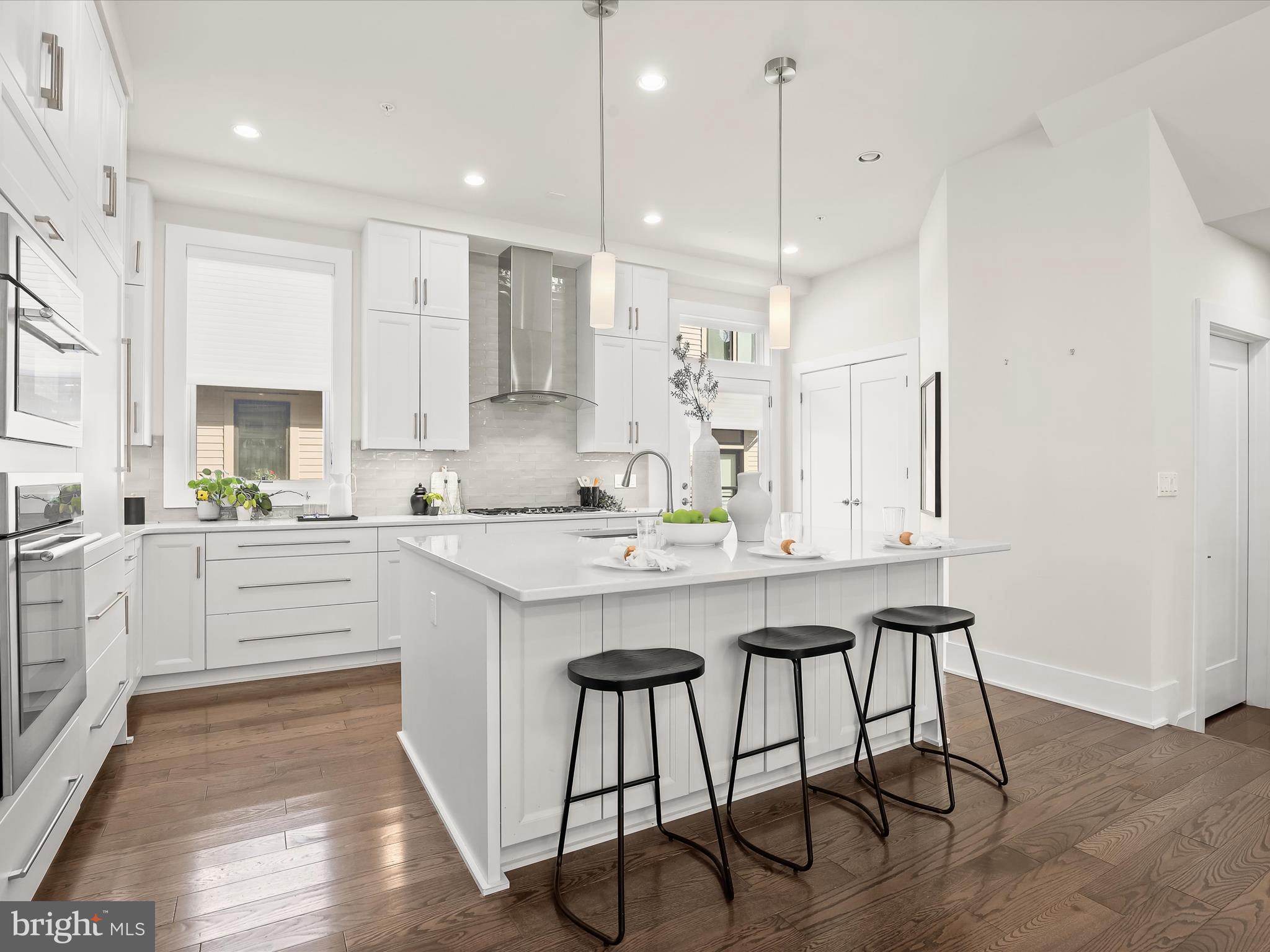 GROSVENOR HEIGHTS - Residential