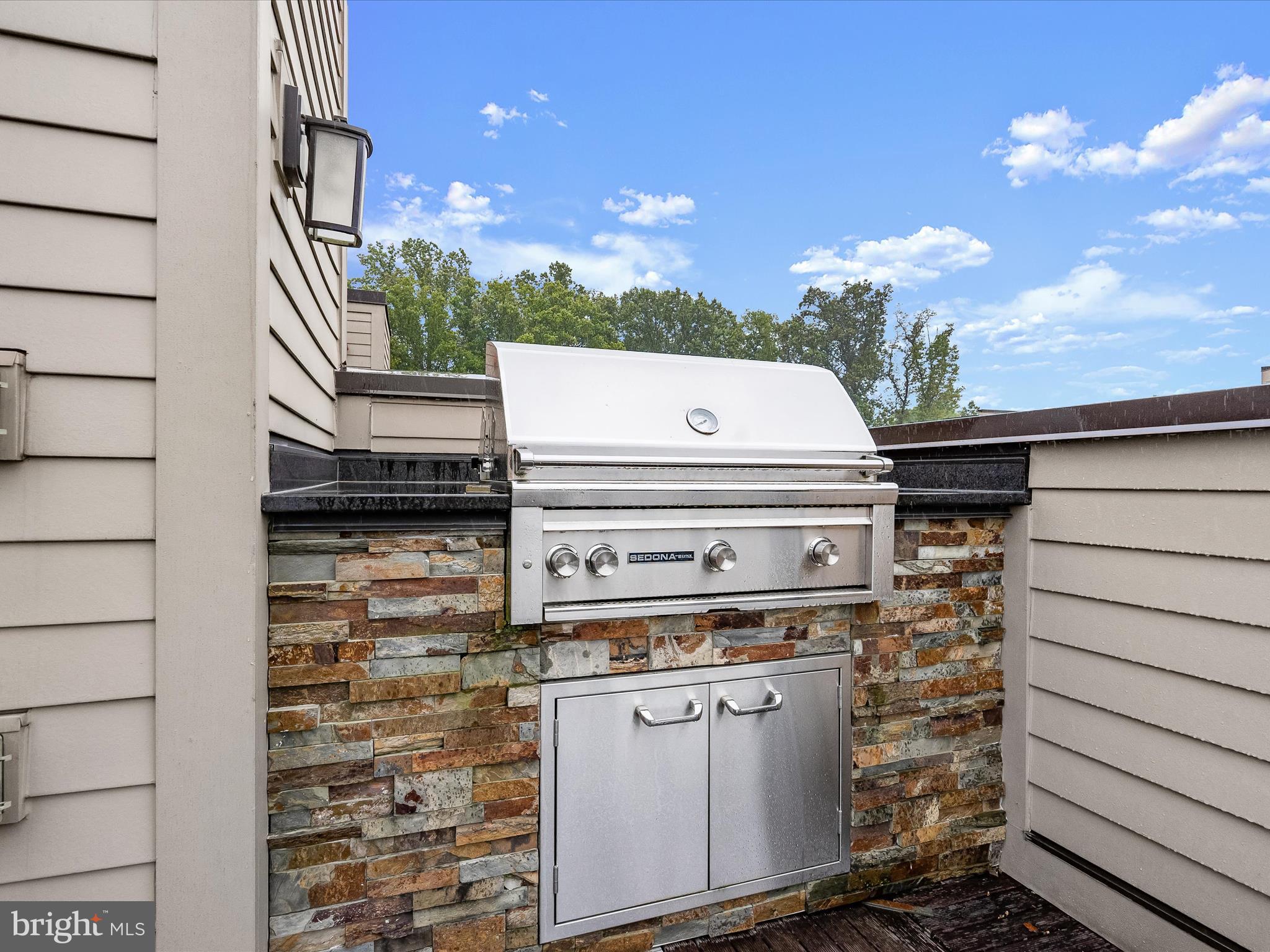 GROSVENOR HEIGHTS - Residential