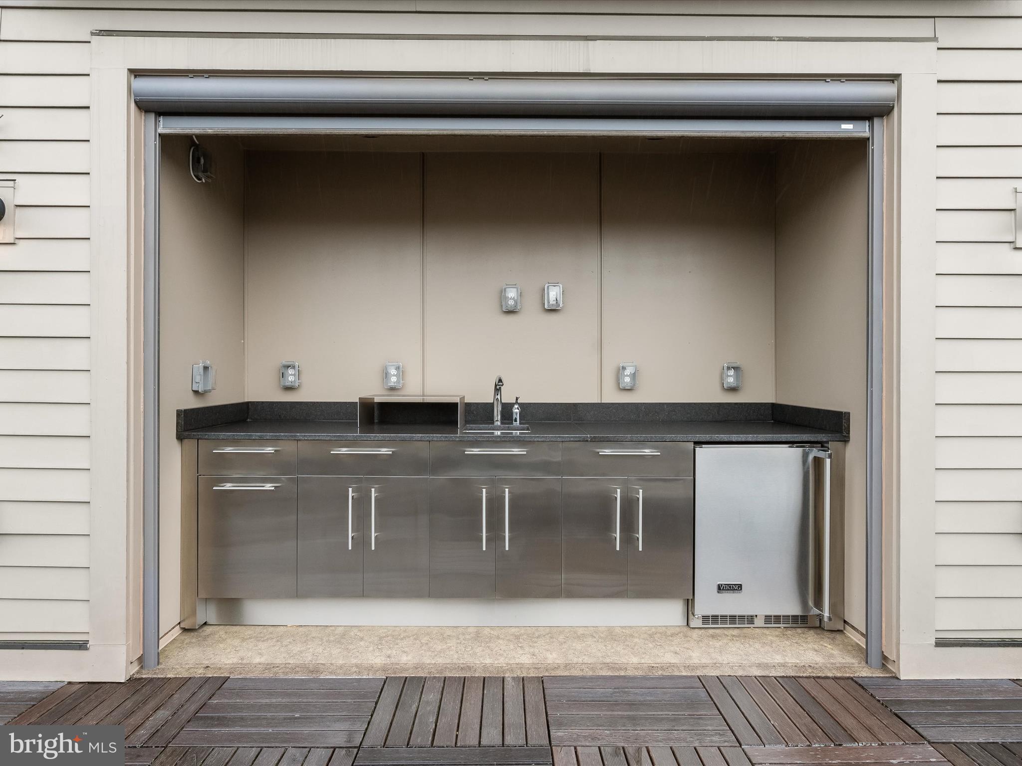 GROSVENOR HEIGHTS - Residential