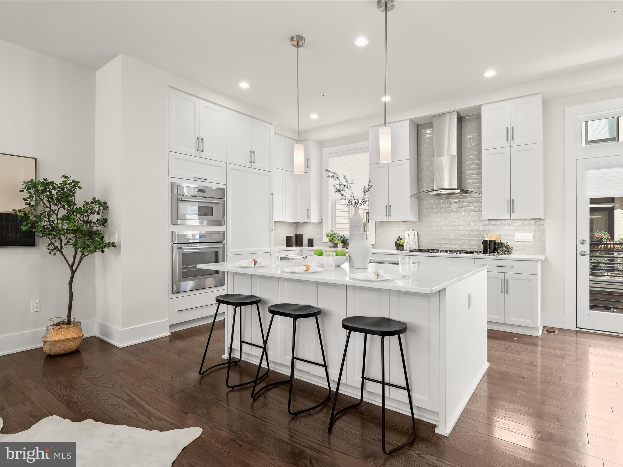 GROSVENOR HEIGHTS - Residential