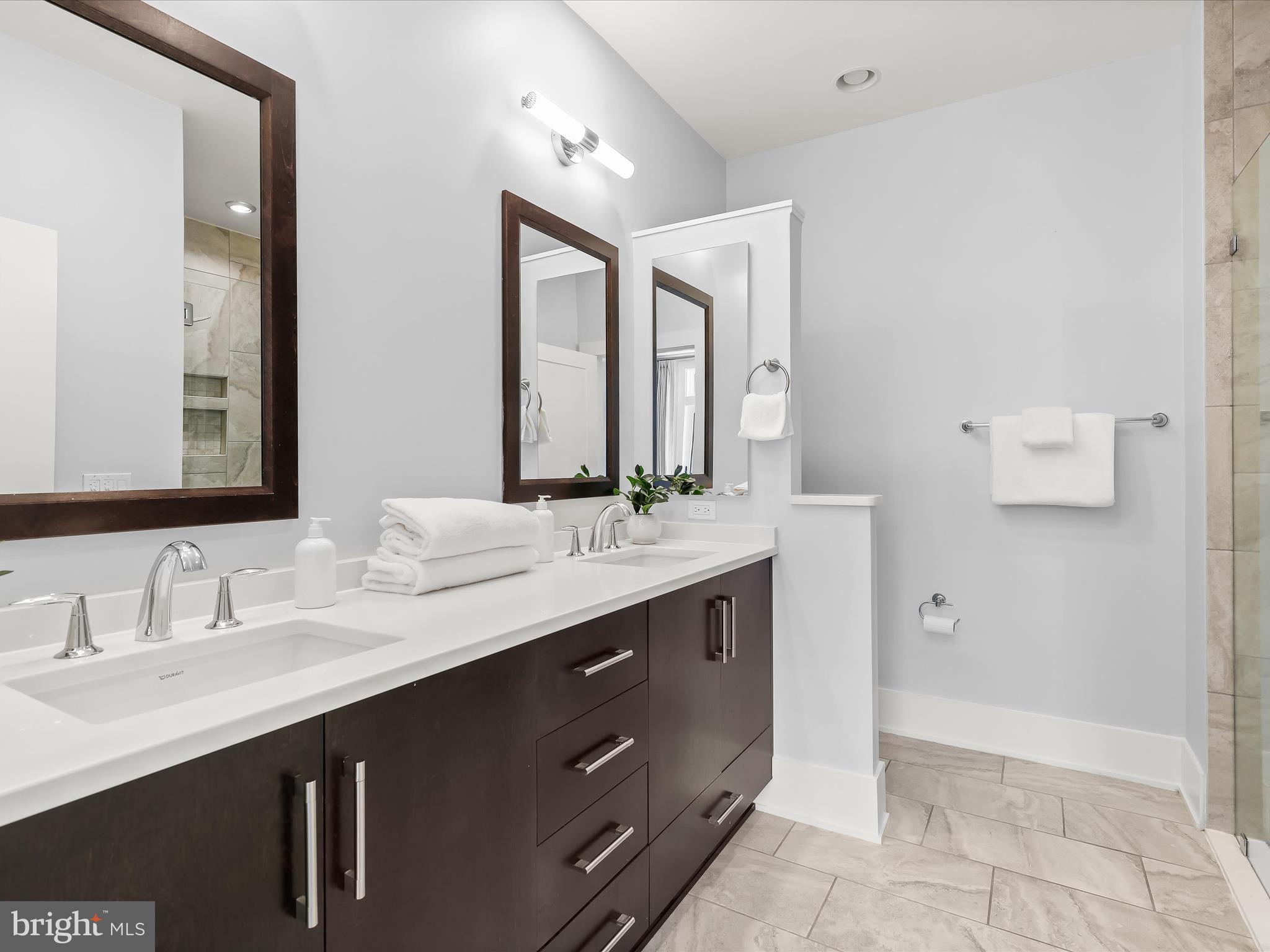 GROSVENOR HEIGHTS - Residential