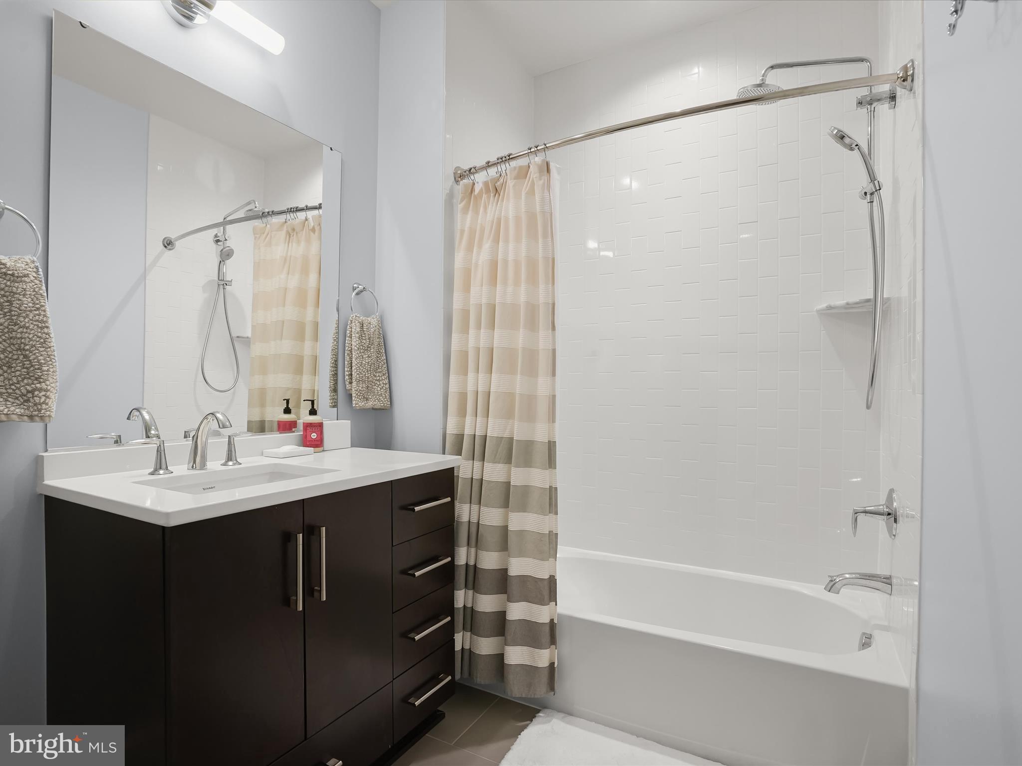 GROSVENOR HEIGHTS - Residential