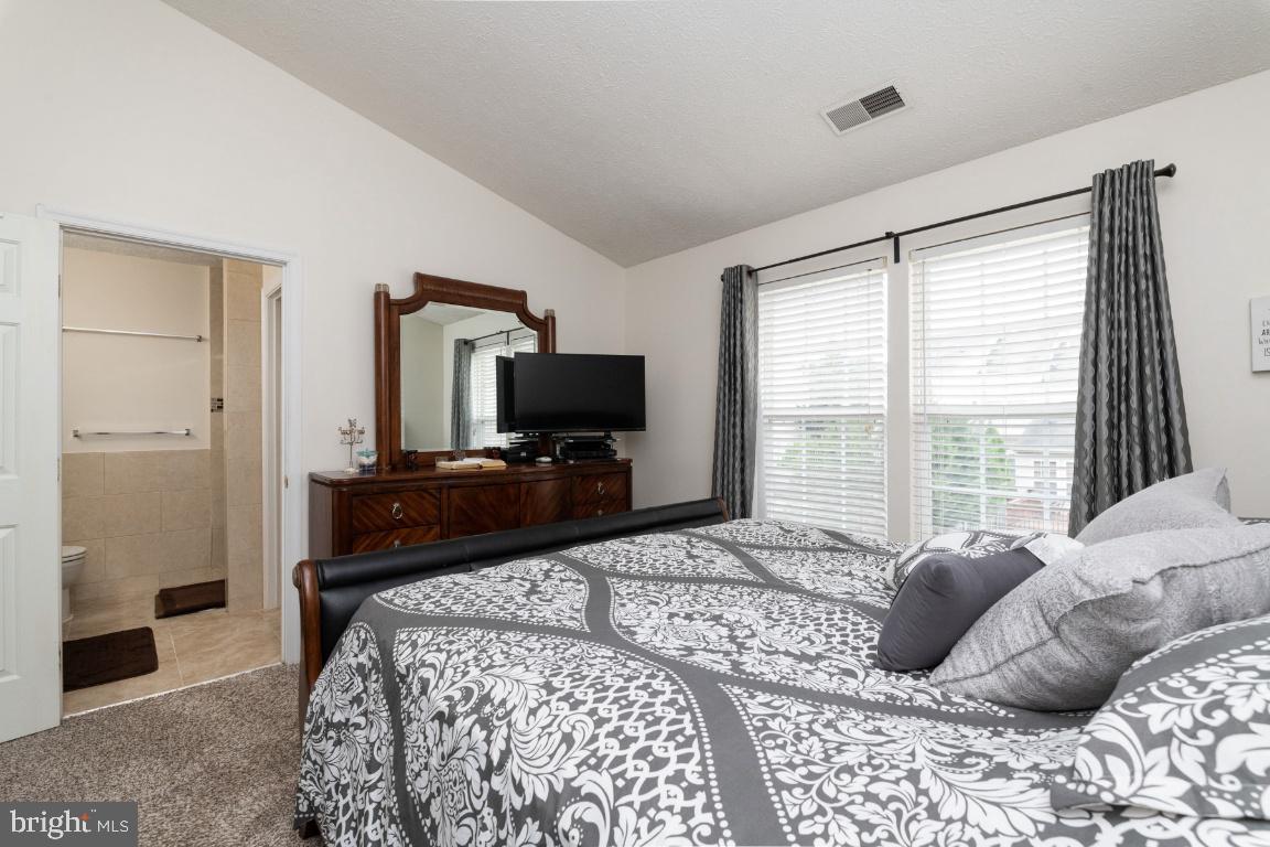 HOLLY WOODS - Residential