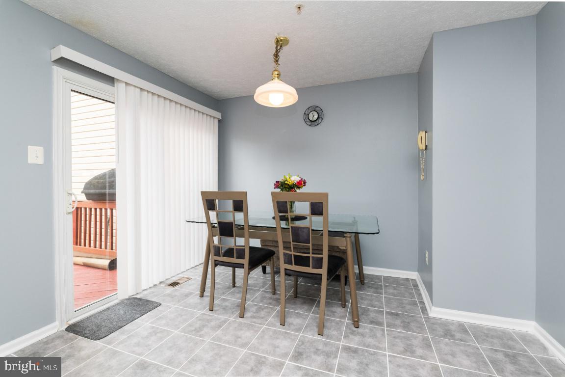 HOLLY WOODS - Residential